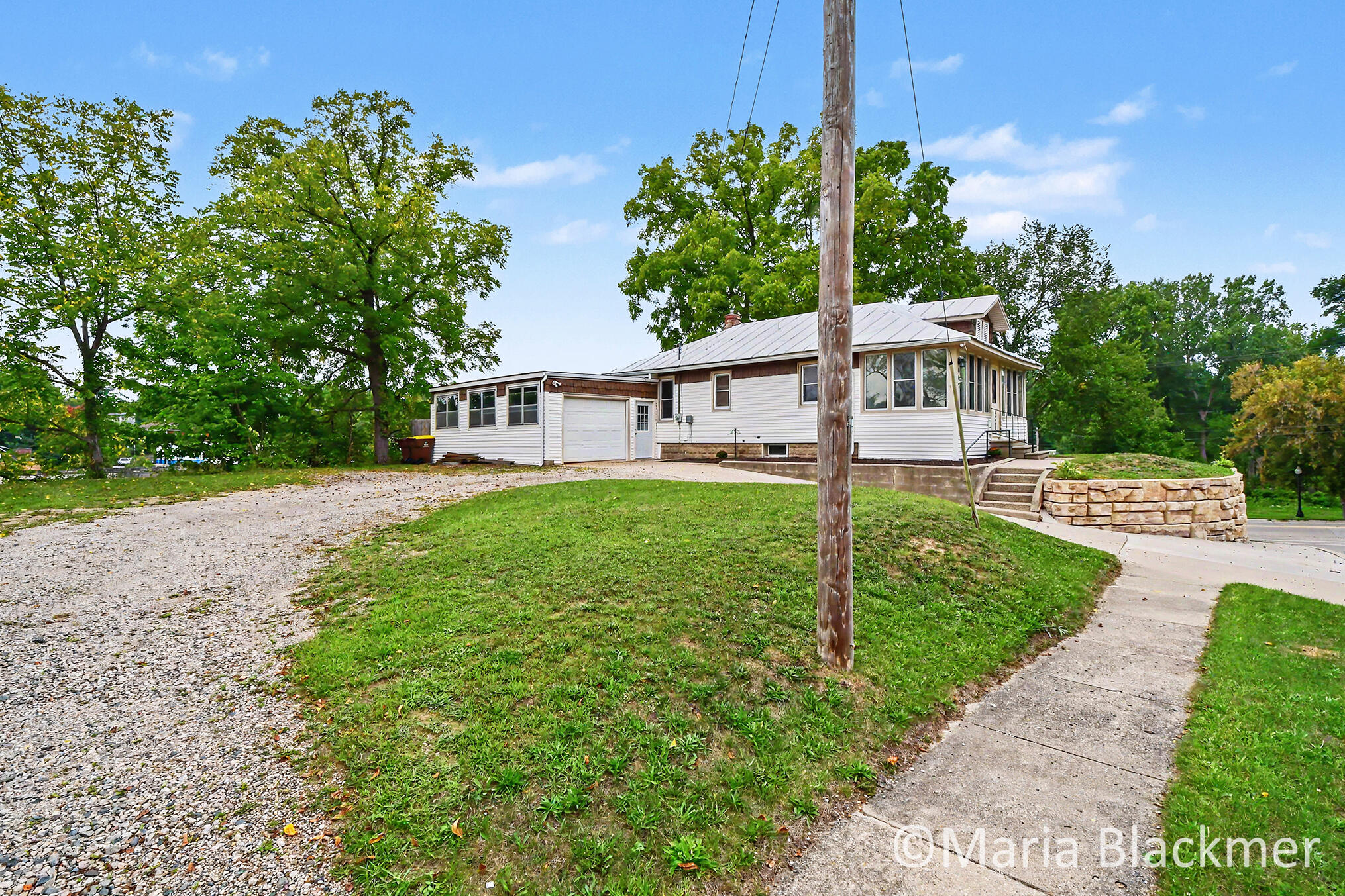 447 Baldie Street Property Photo 4