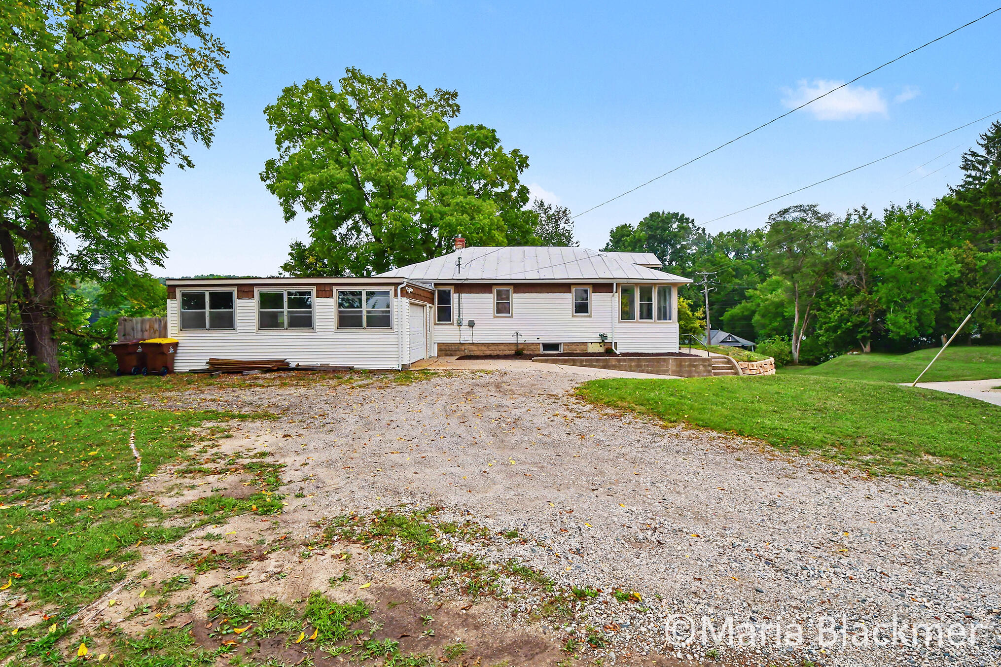 447 Baldie Street Property Photo 5