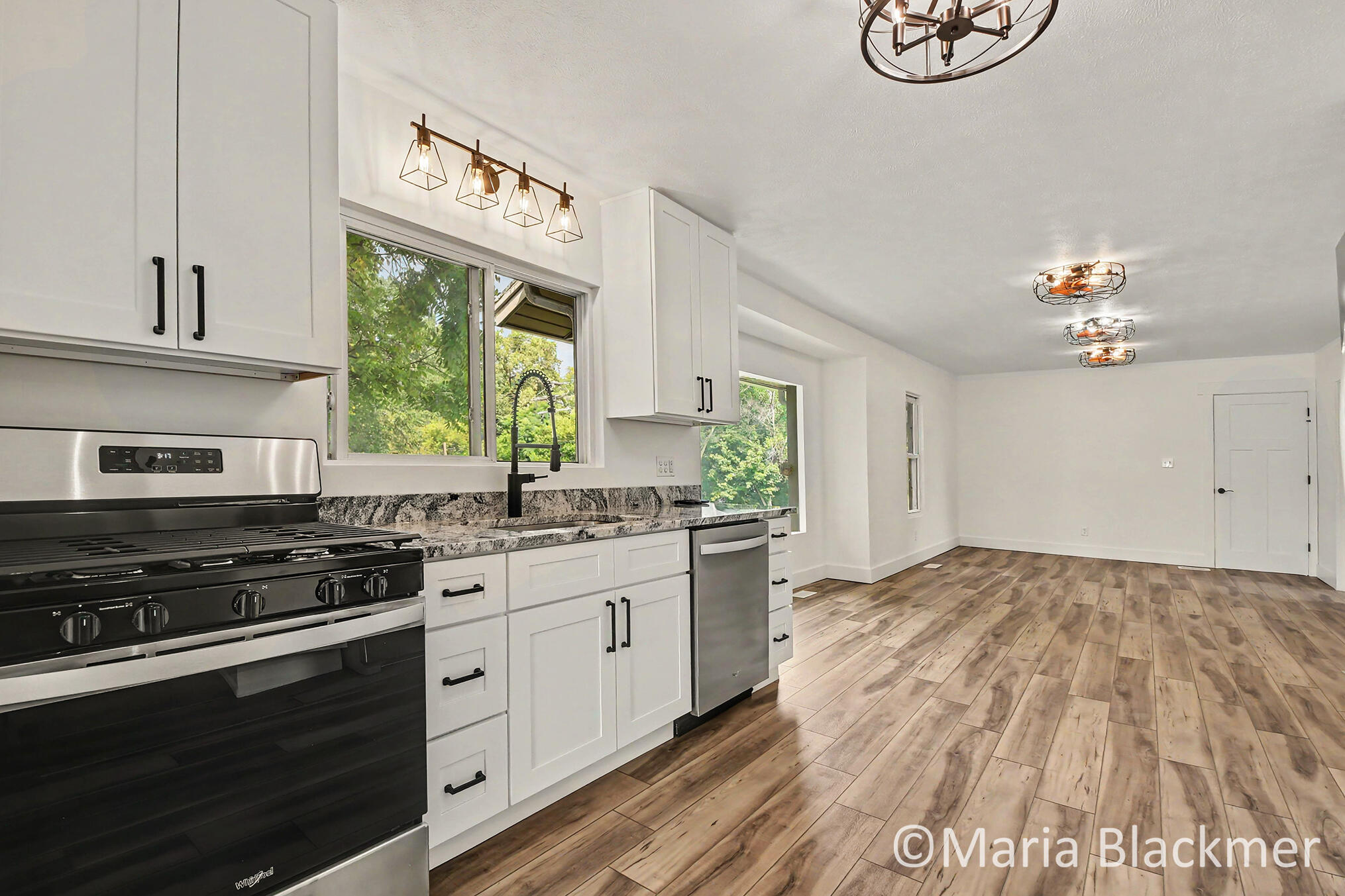 447 Baldie Street Property Photo 14
