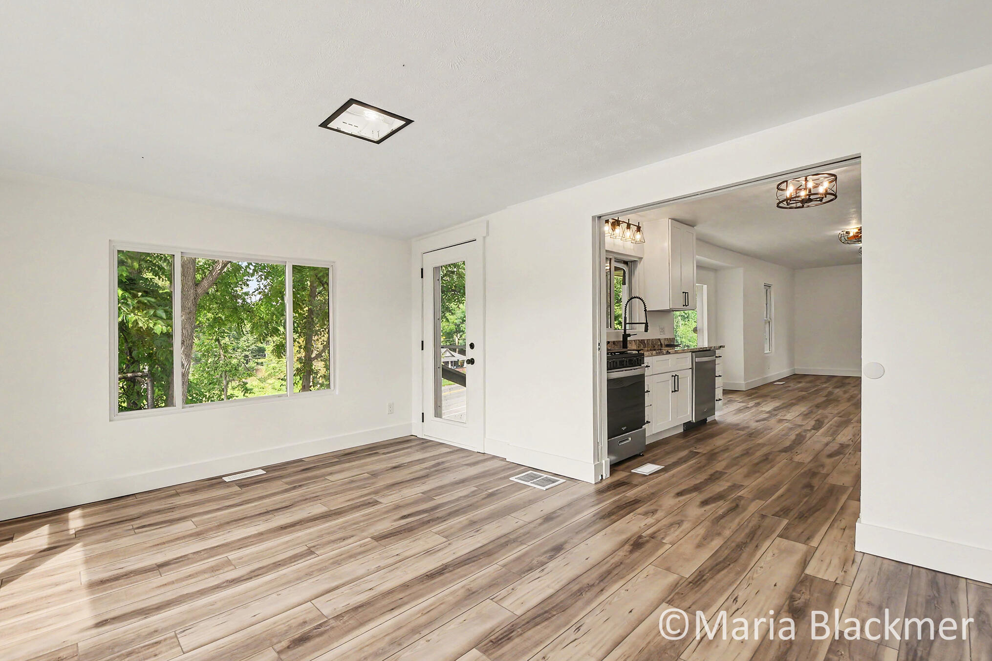 447 Baldie Street Property Photo 23