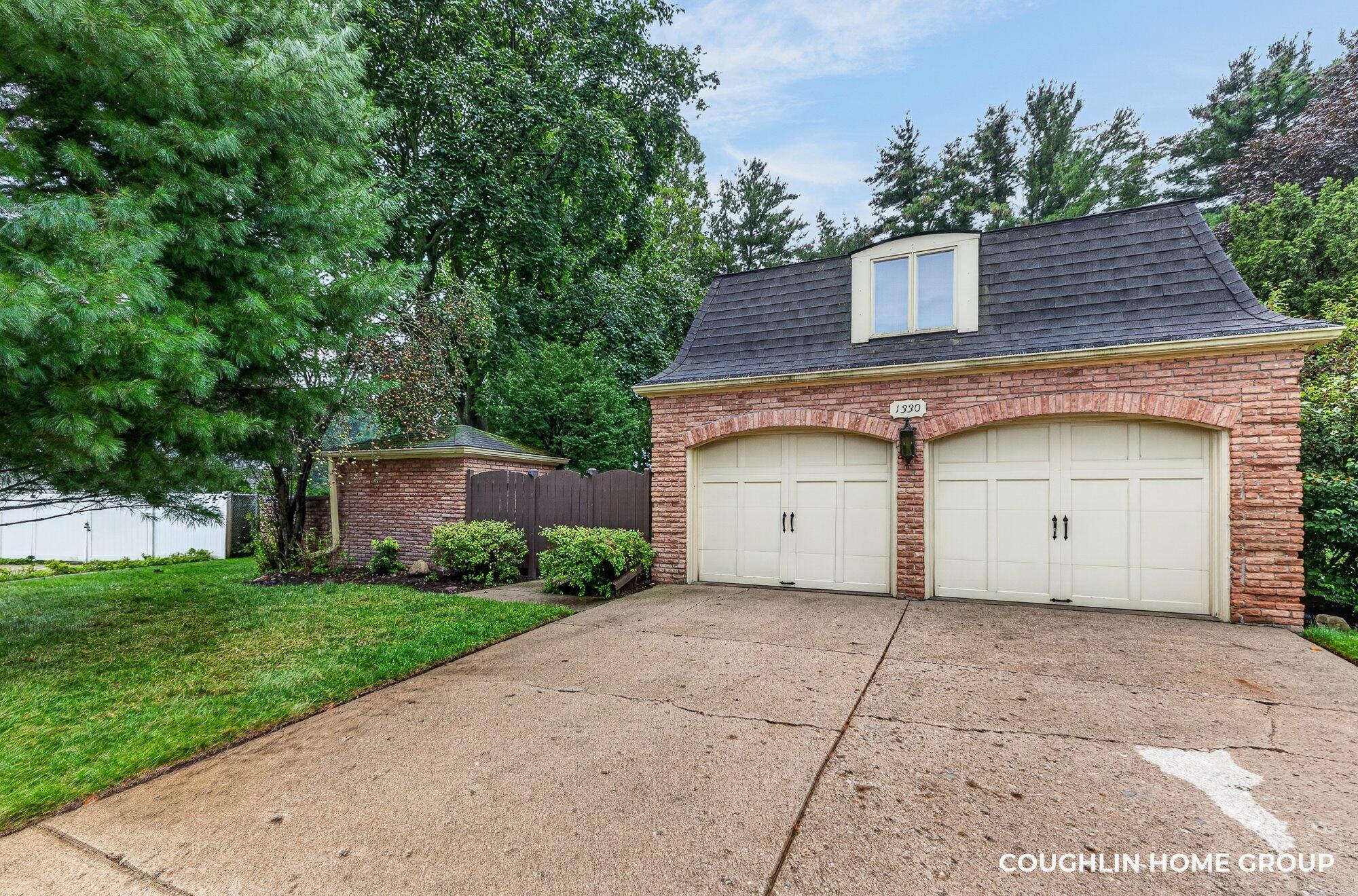 1330 Ridgewood Drive Property Photo 8