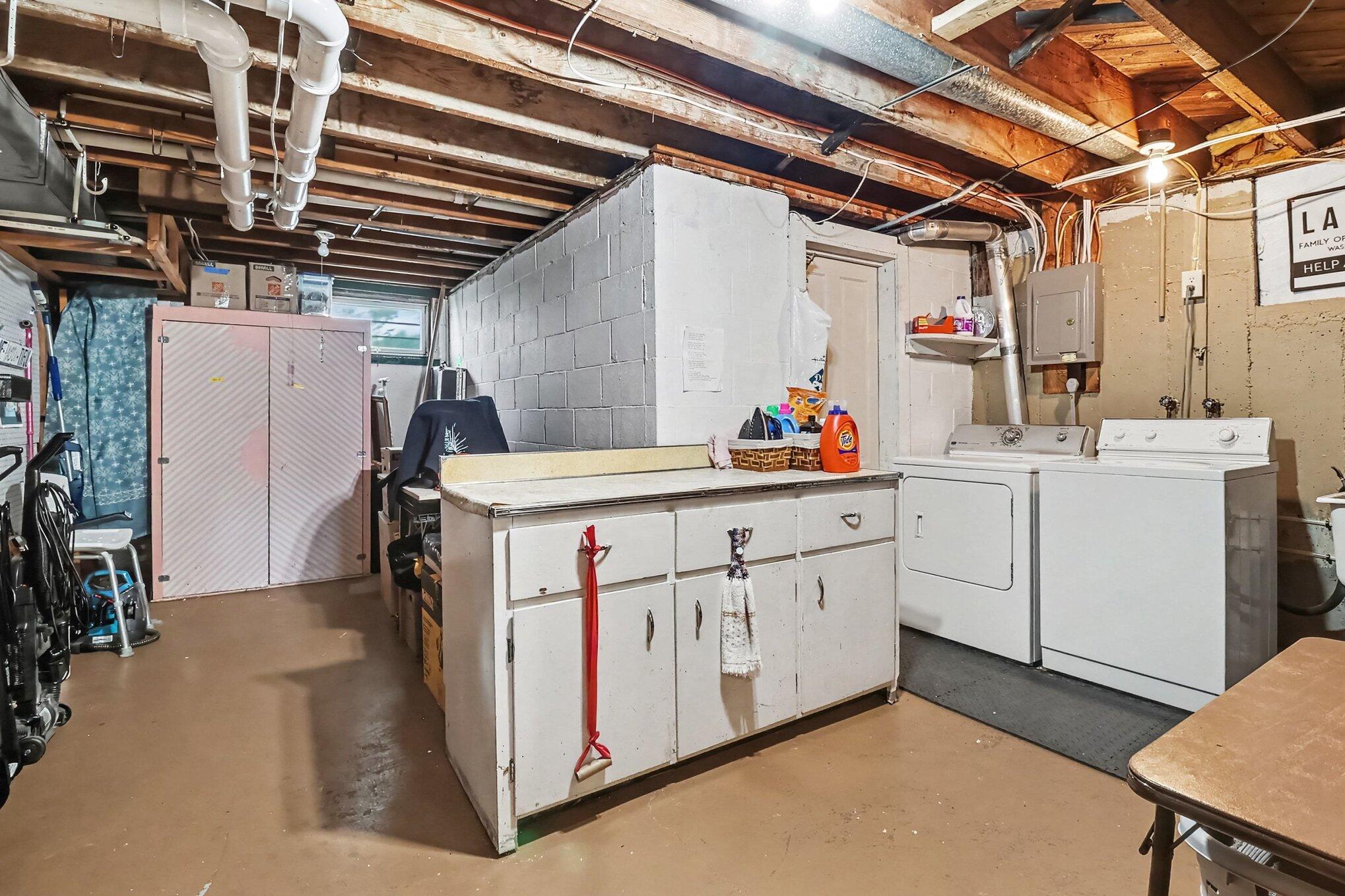 408 N Lewis Street Property Photo 19