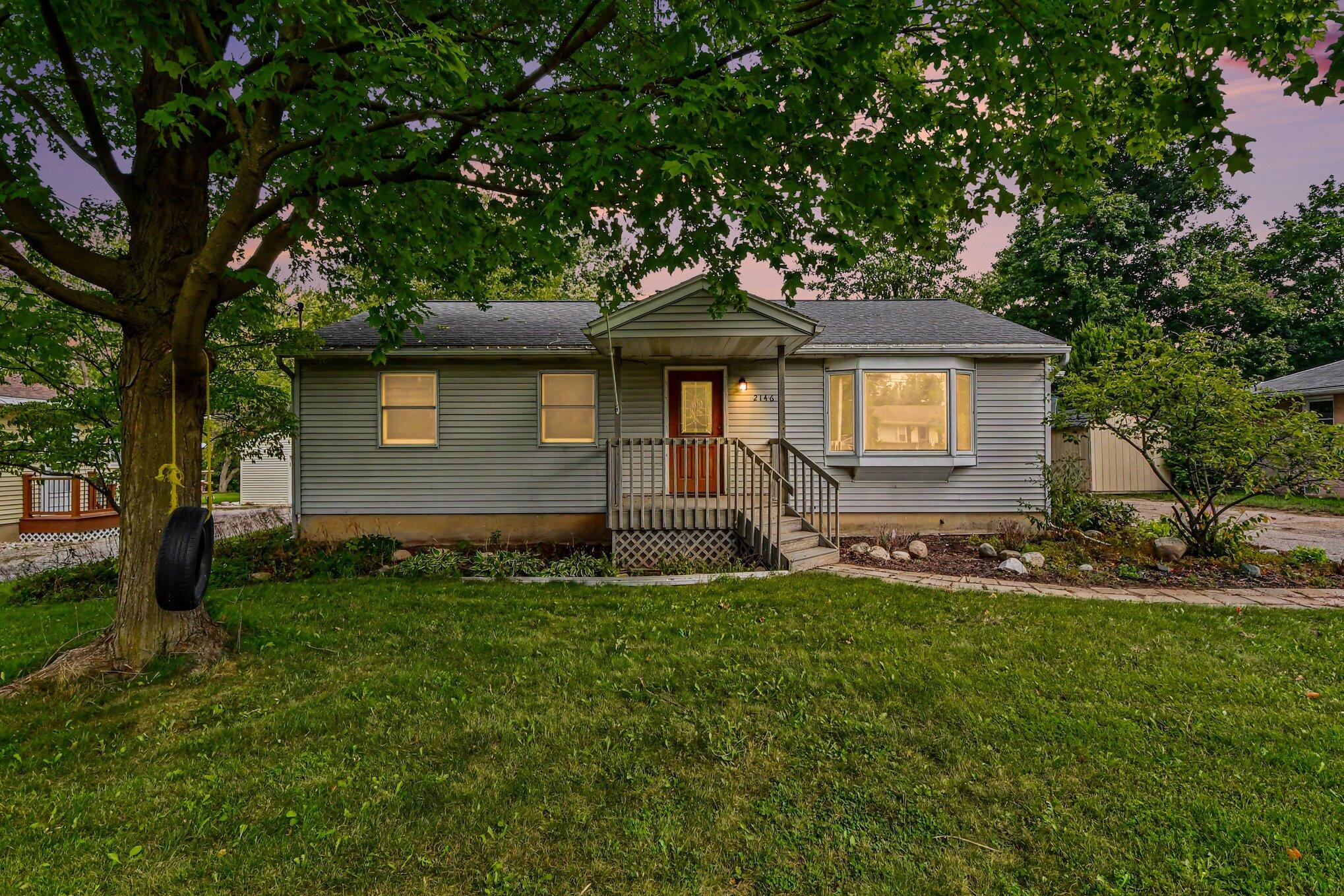 2146 Engleside Drive Se Property Photo 2