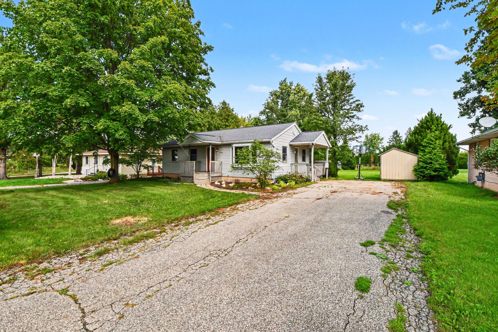 2146 Engleside Drive Se Property Photo 3
