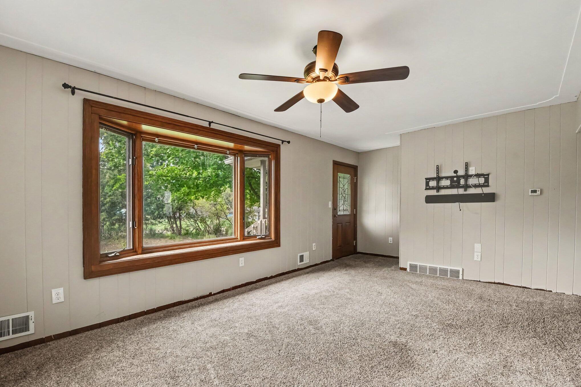2146 Engleside Drive Se Property Photo 5