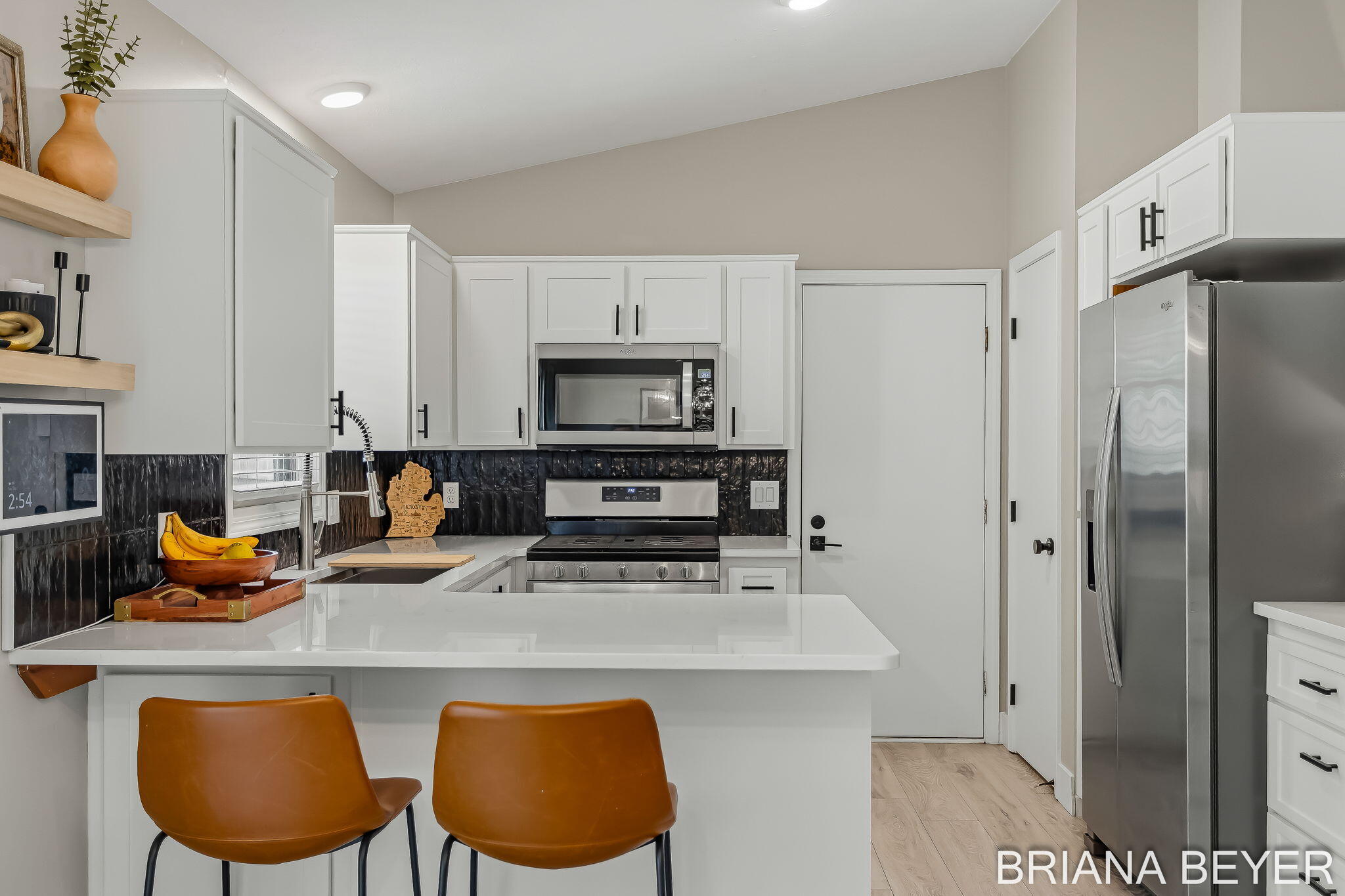 4143 Dennis Court Property Photo 4