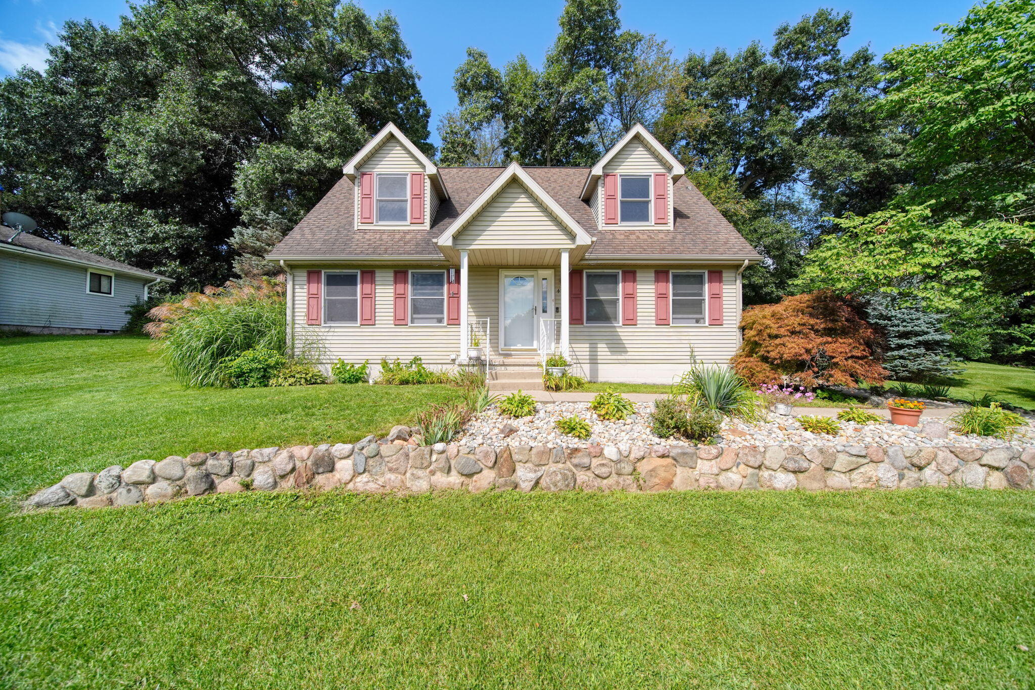 475 Skyline Drive Property Photo 1
