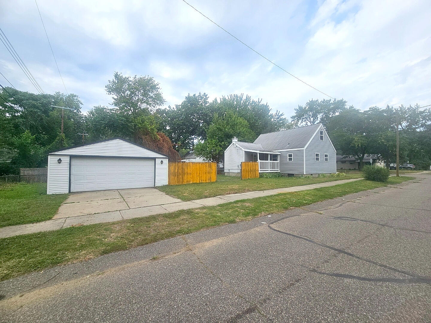 6015 Herbert Street Property Photo 4