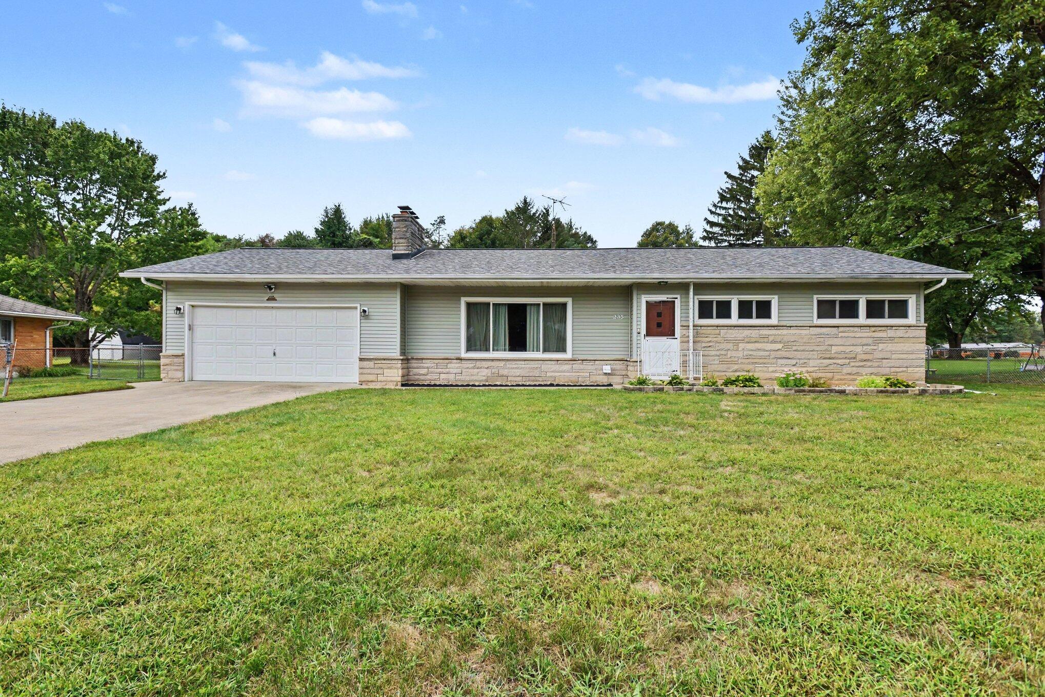 235 Oriole Drive Property Photo 1