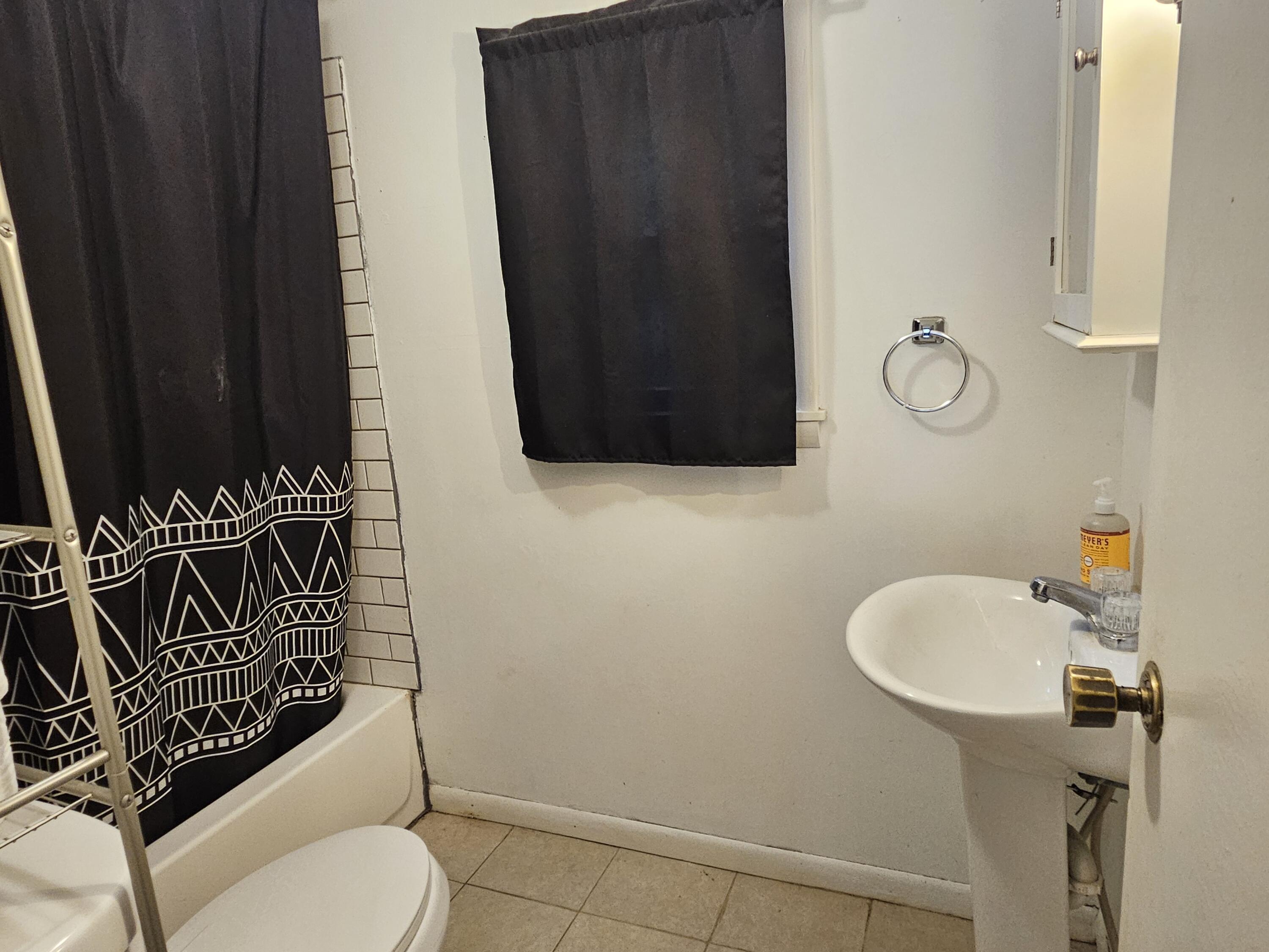 130 E Sycamore Street Property Photo 7