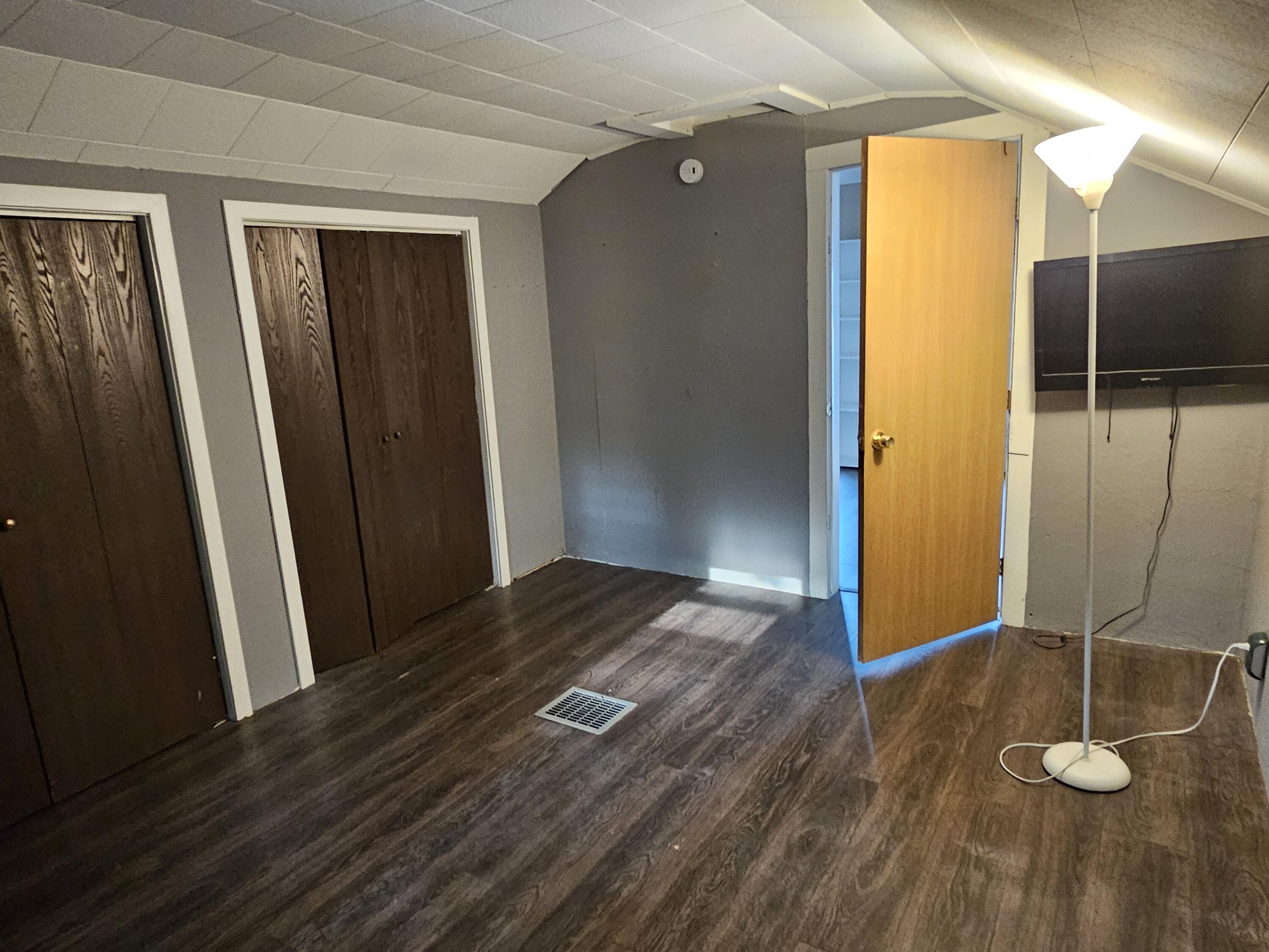 130 E Sycamore Street Property Photo 15
