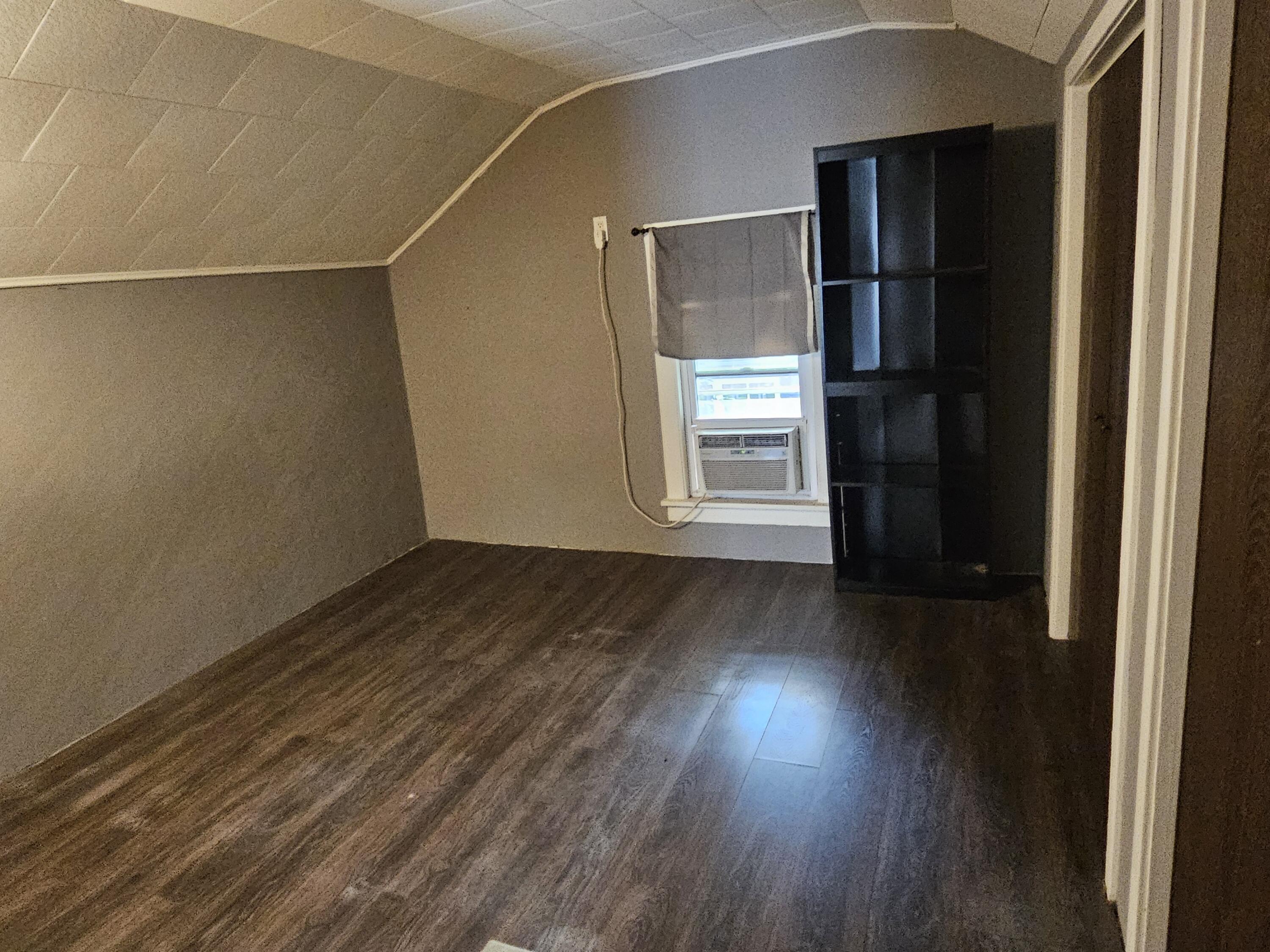 130 E Sycamore Street Property Photo 16