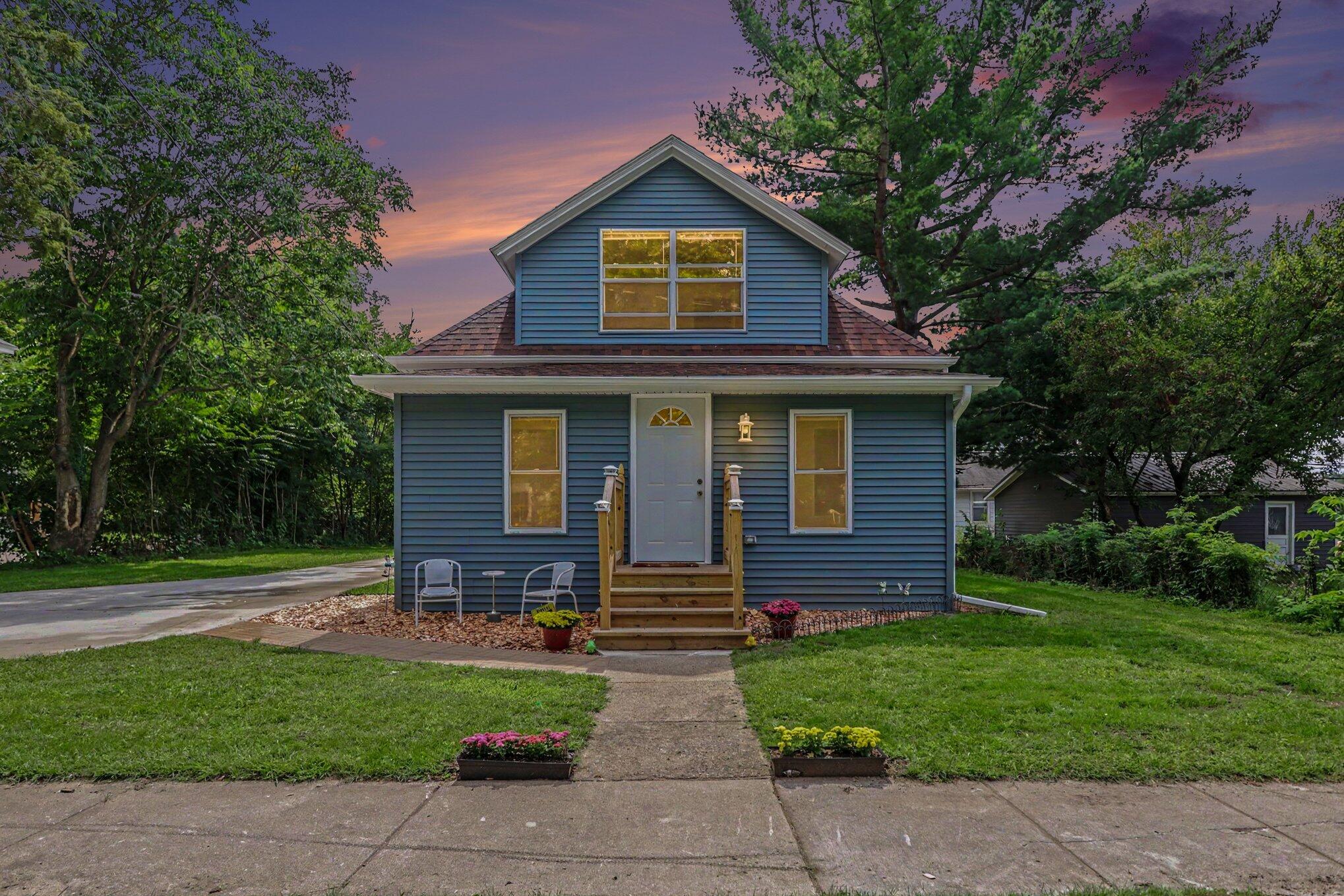 203 Roseneath Avenue Property Photo 1