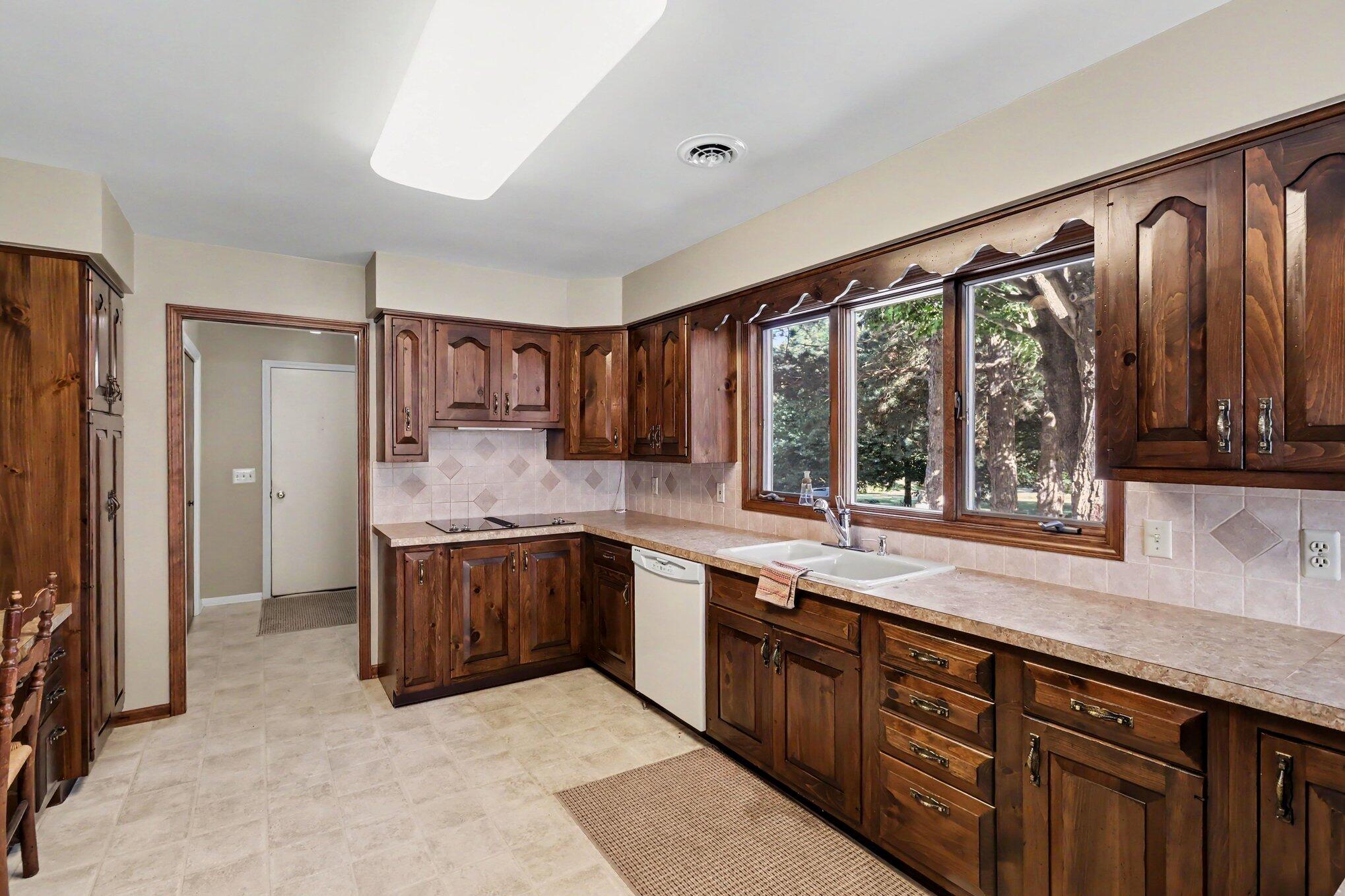 603 Beechwood Drive Property Photo 8