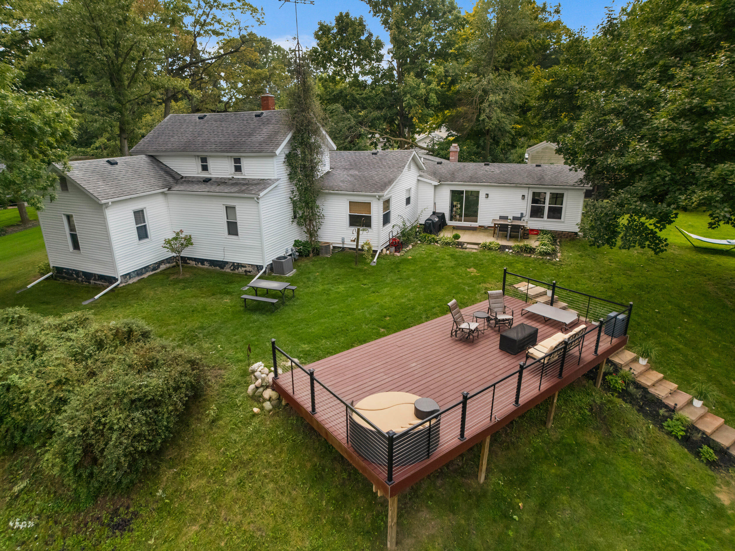 108 Boies Street Property Photo 2