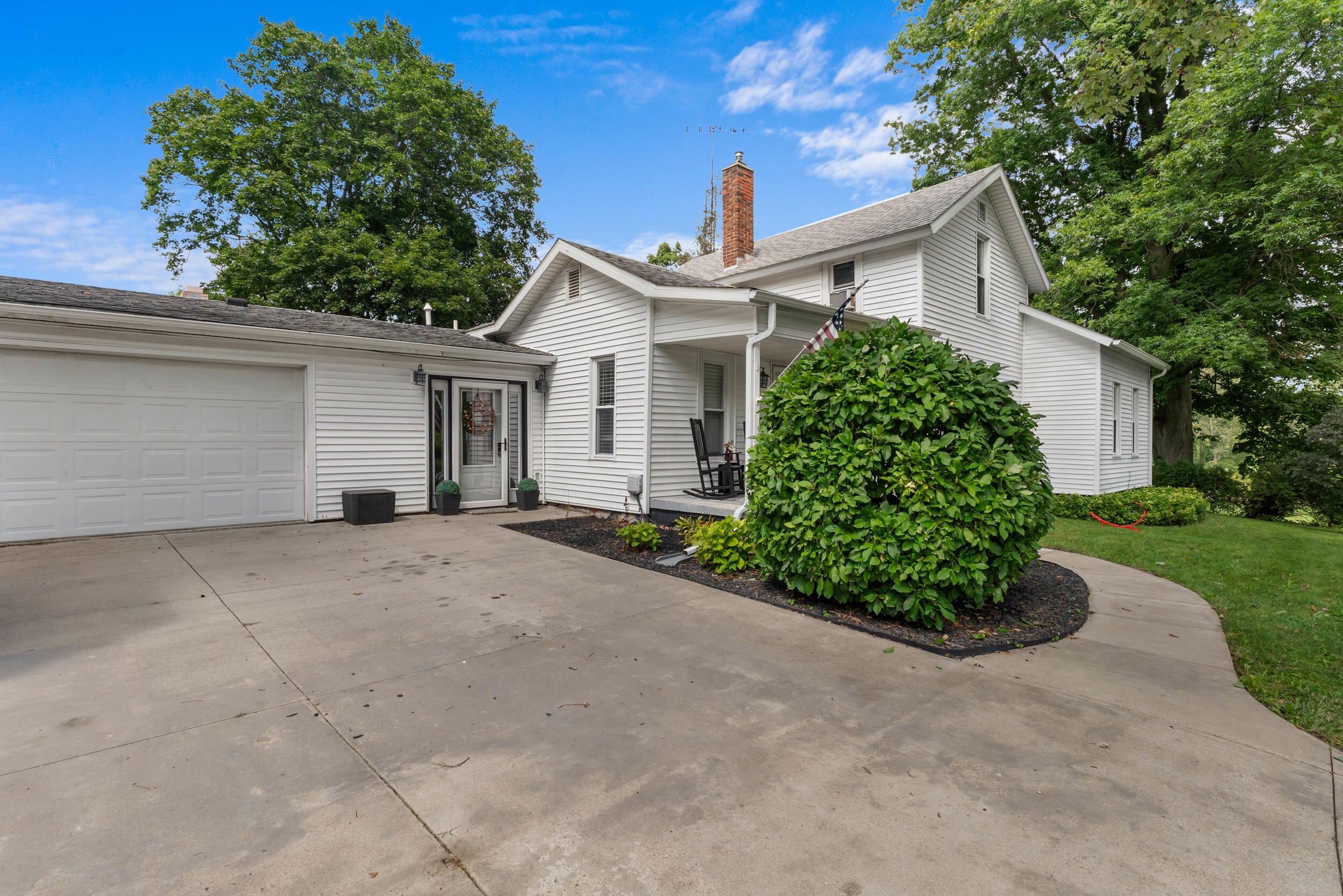 108 Boies Street Property Photo 6