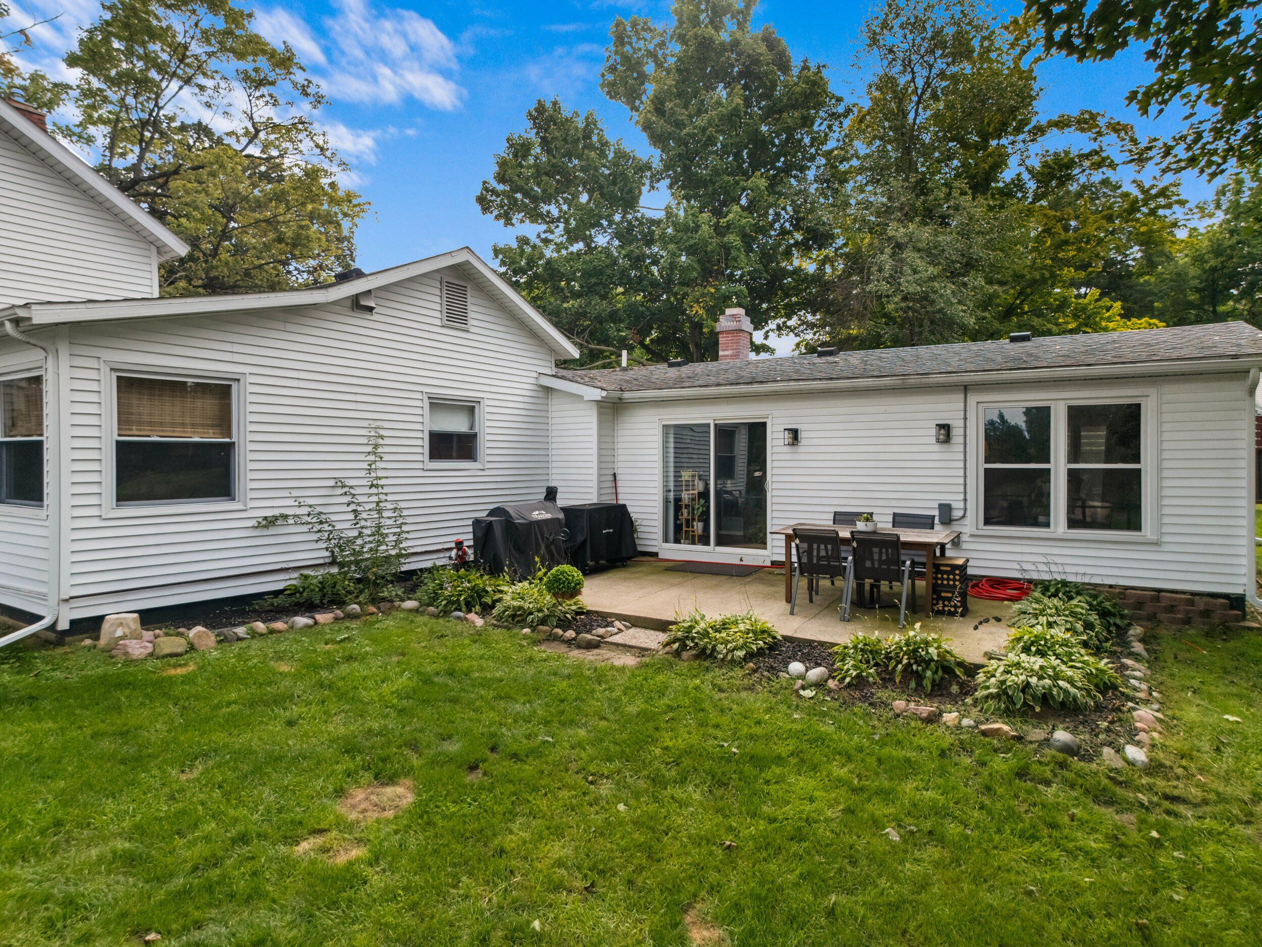108 Boies Street Property Photo 9