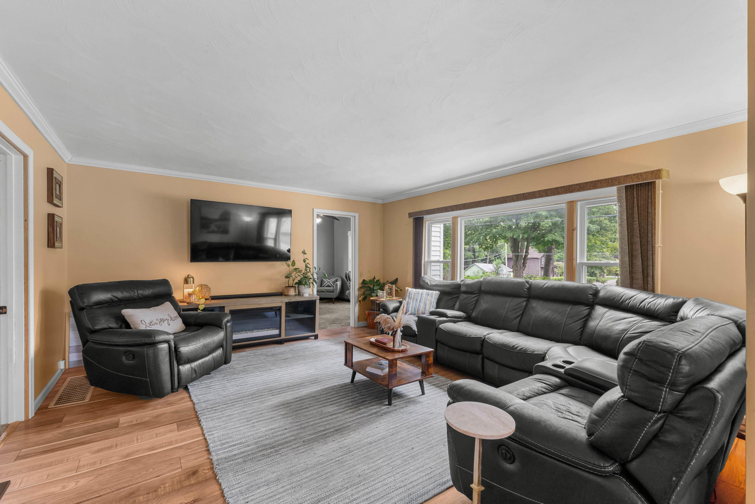 108 Boies Street Property Photo 30