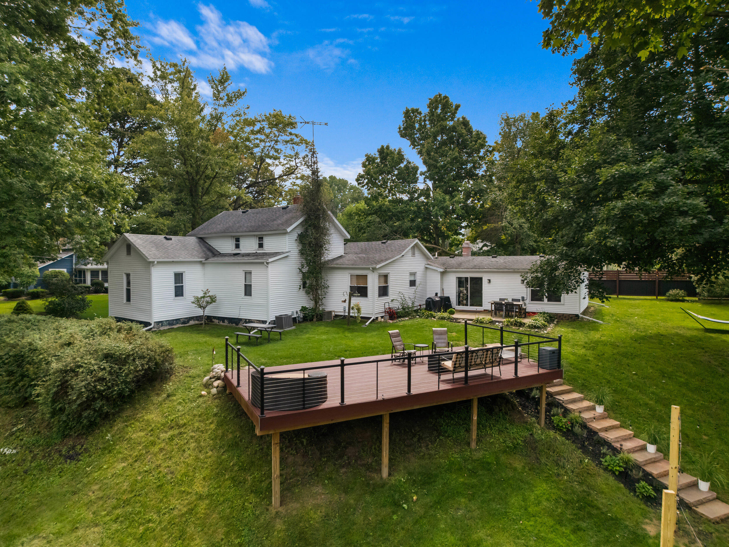 108 Boies Street Property Photo 43
