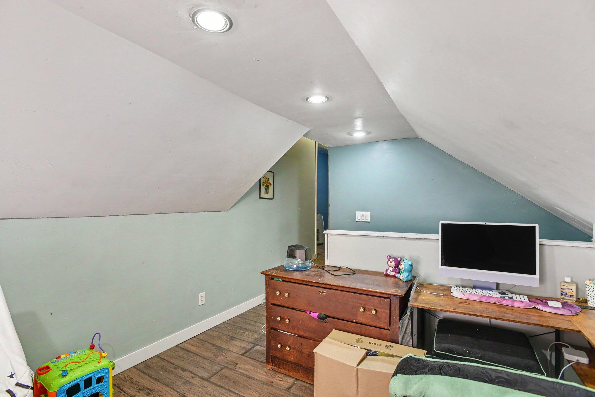 7043 Liggett Street Property Photo 17