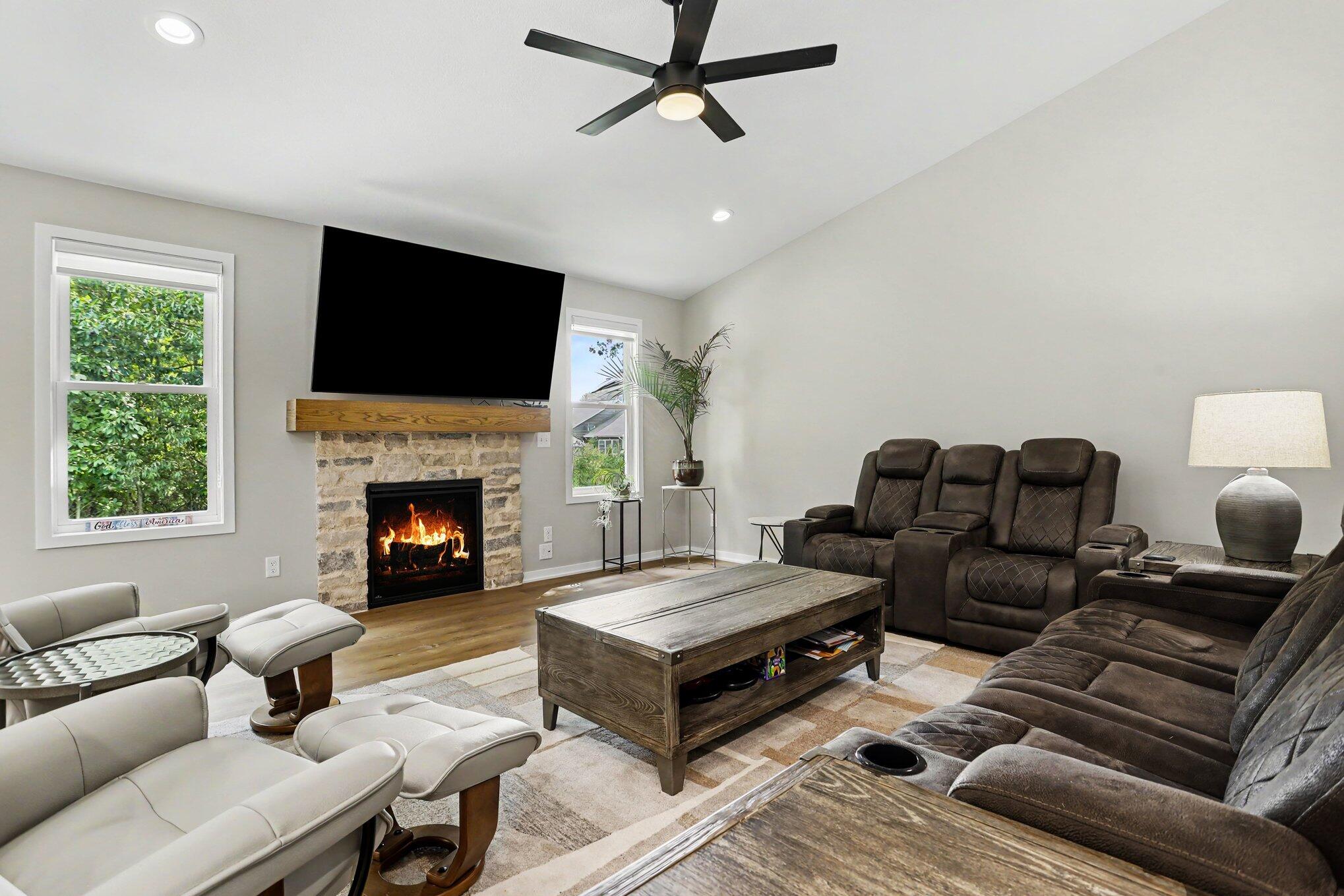 9825 Honey Creek Trail Property Photo 4