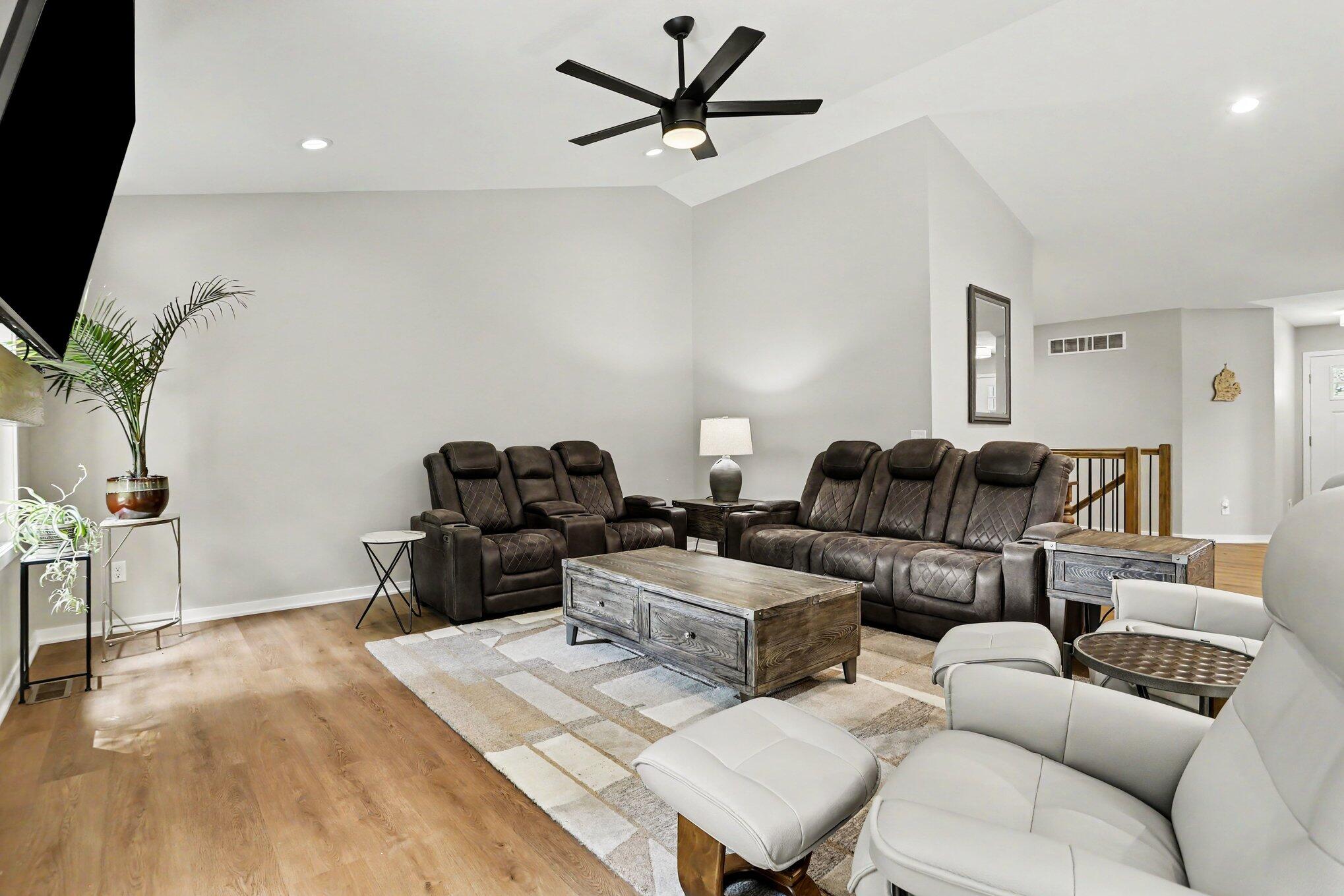 9825 Honey Creek Trail Property Photo 5