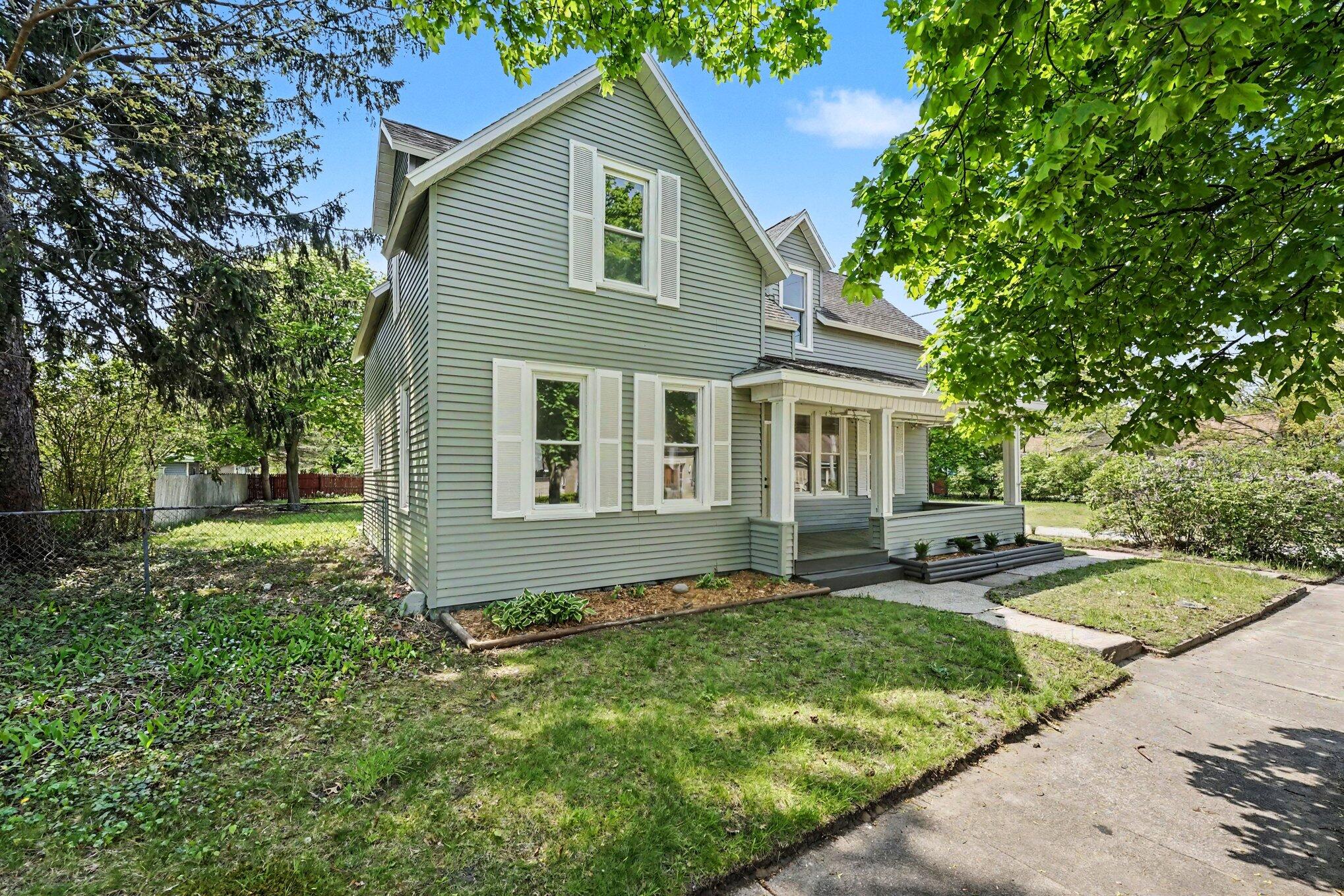 2269 Denmark Street Property Photo 3