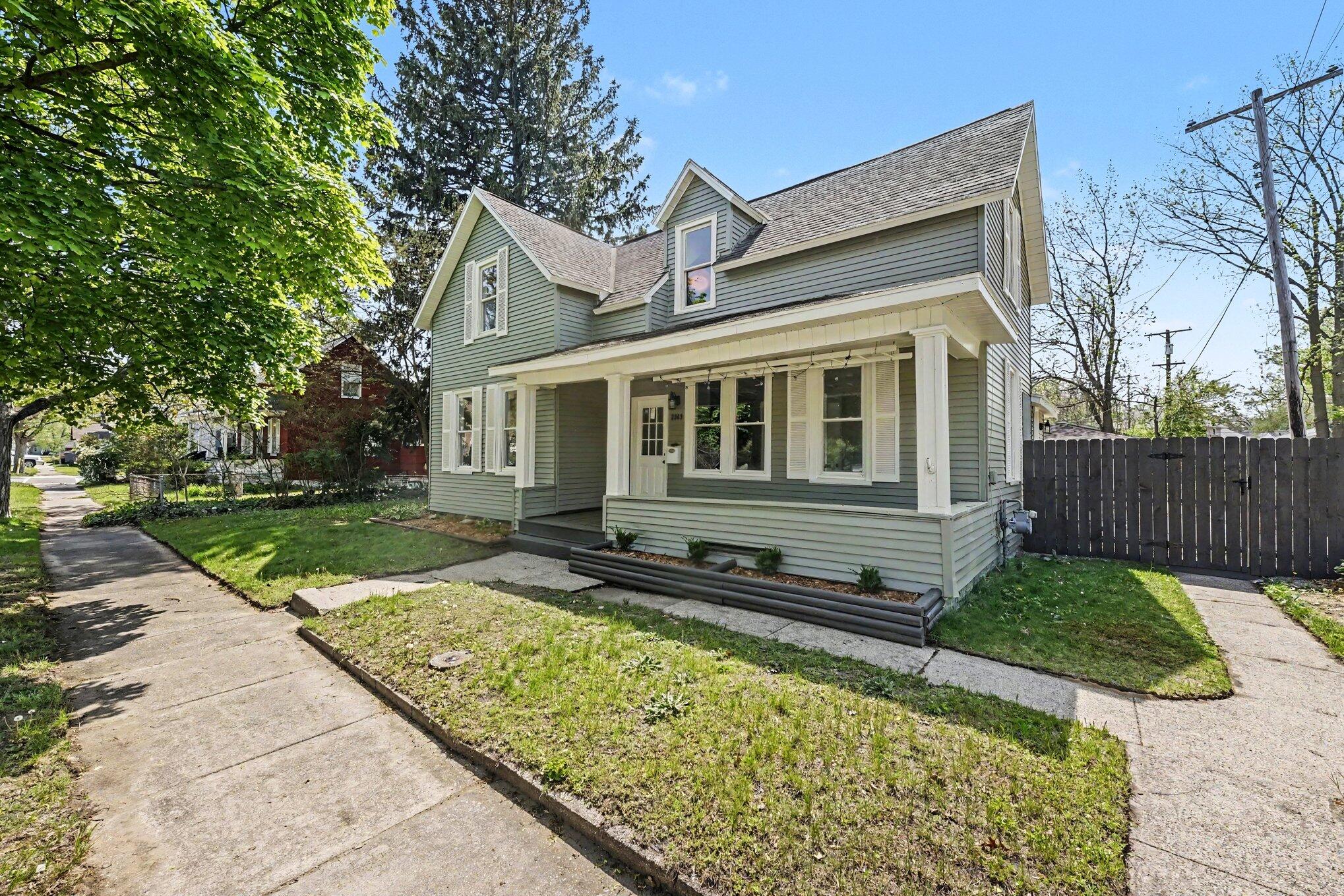 2269 Denmark Street Property Photo 4