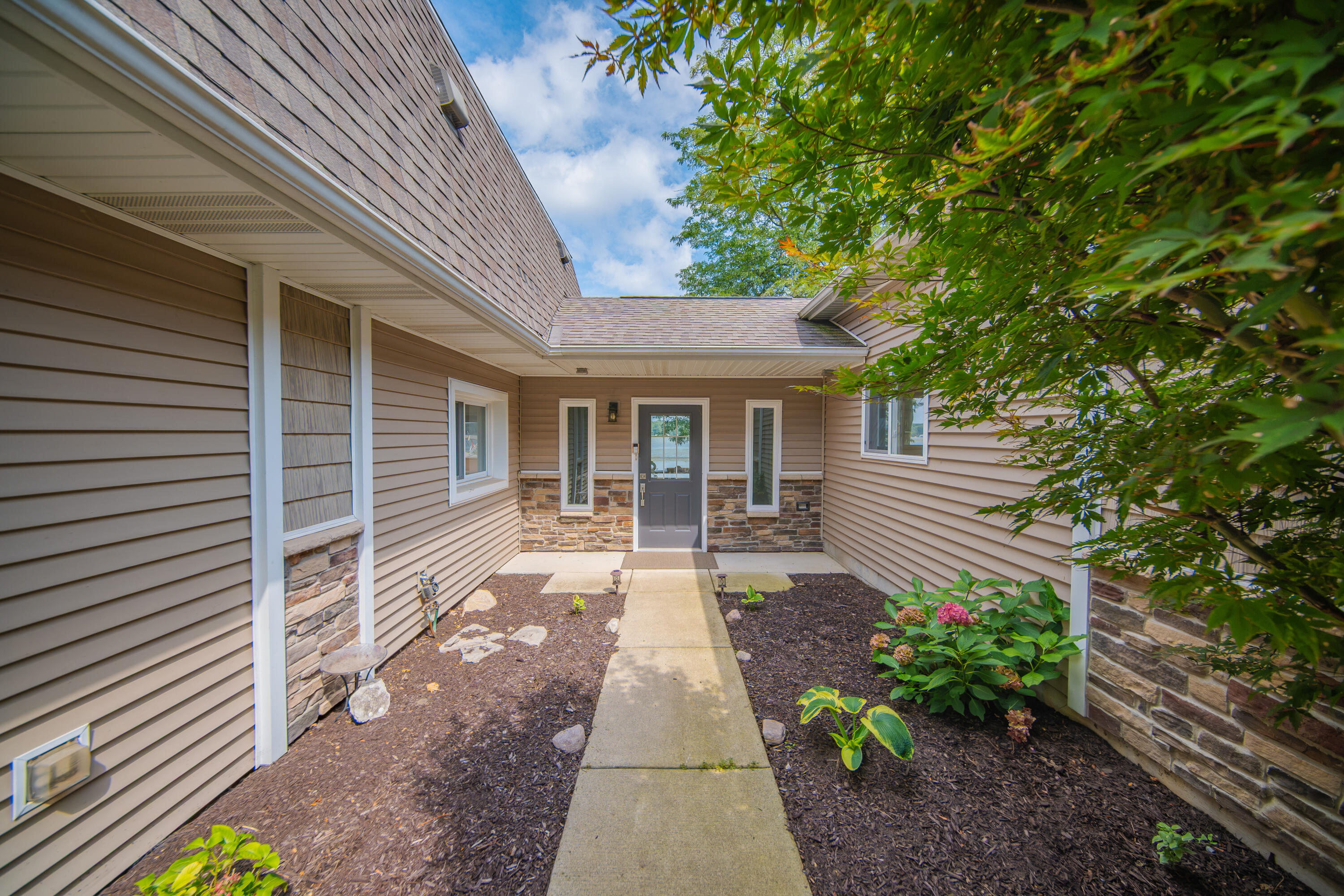 5065 Pine Drive Property Photo 6