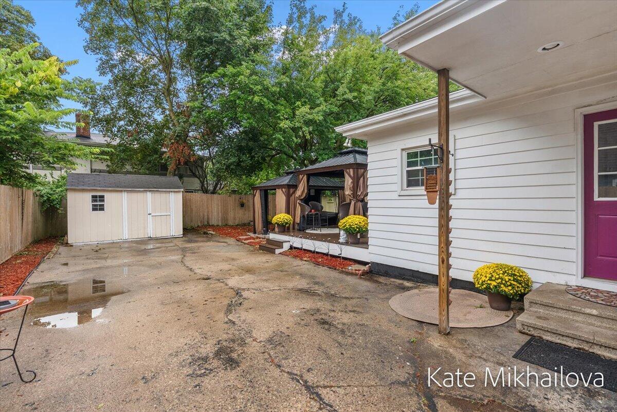 1825 Oakland Drive Property Photo 8
