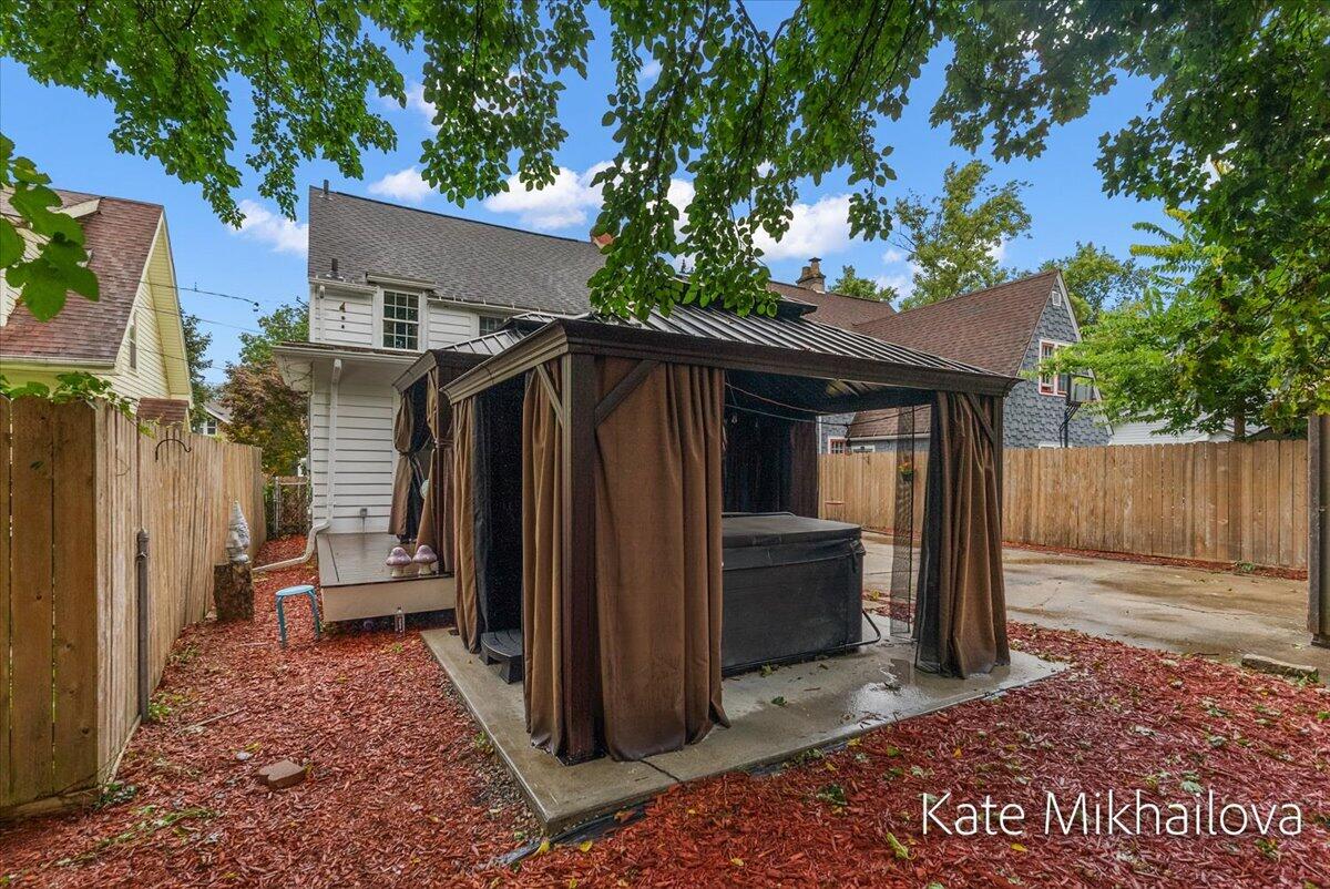 1825 Oakland Drive Property Photo 11