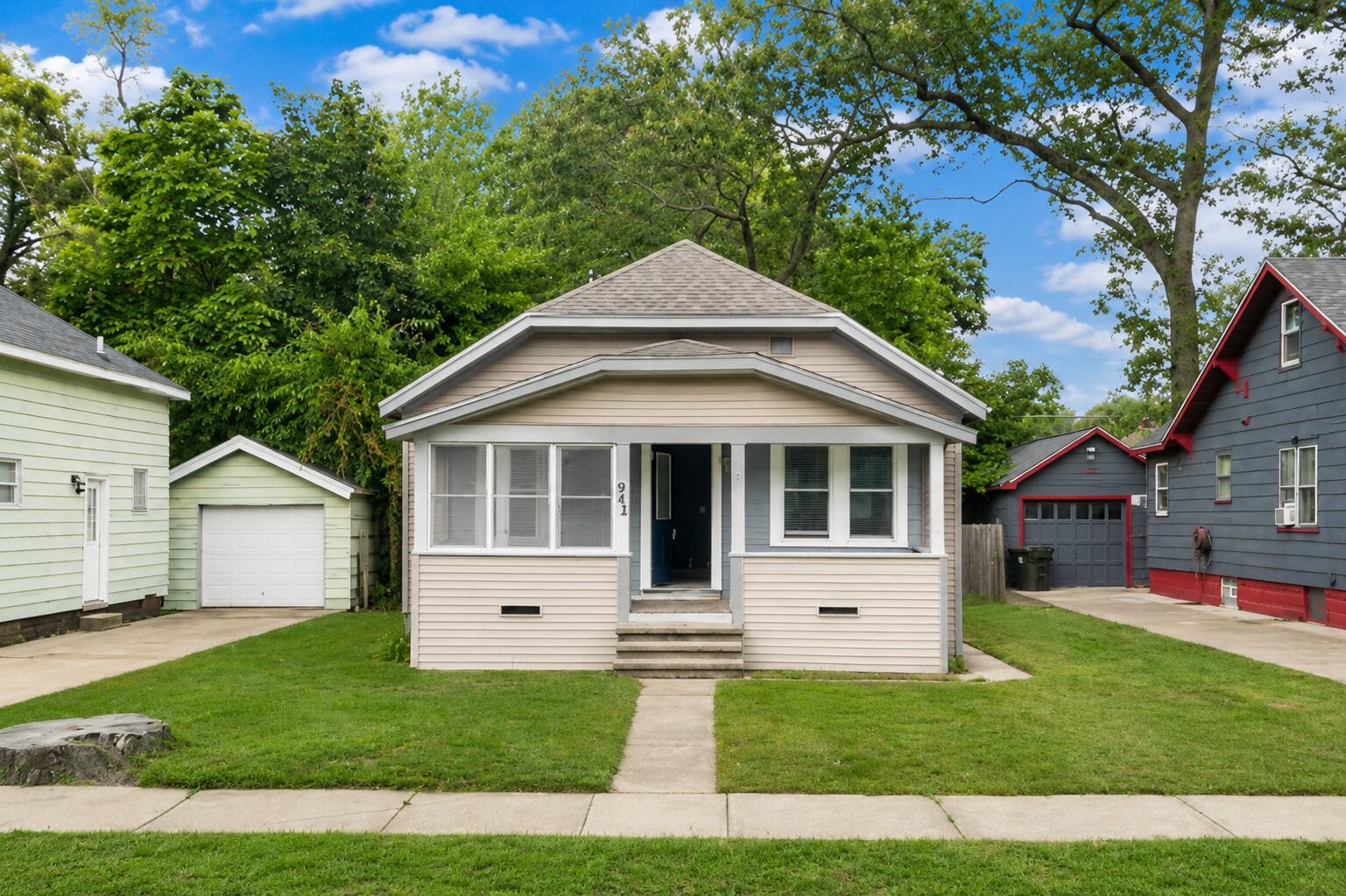 942 Ada Avenue Property Photo 1