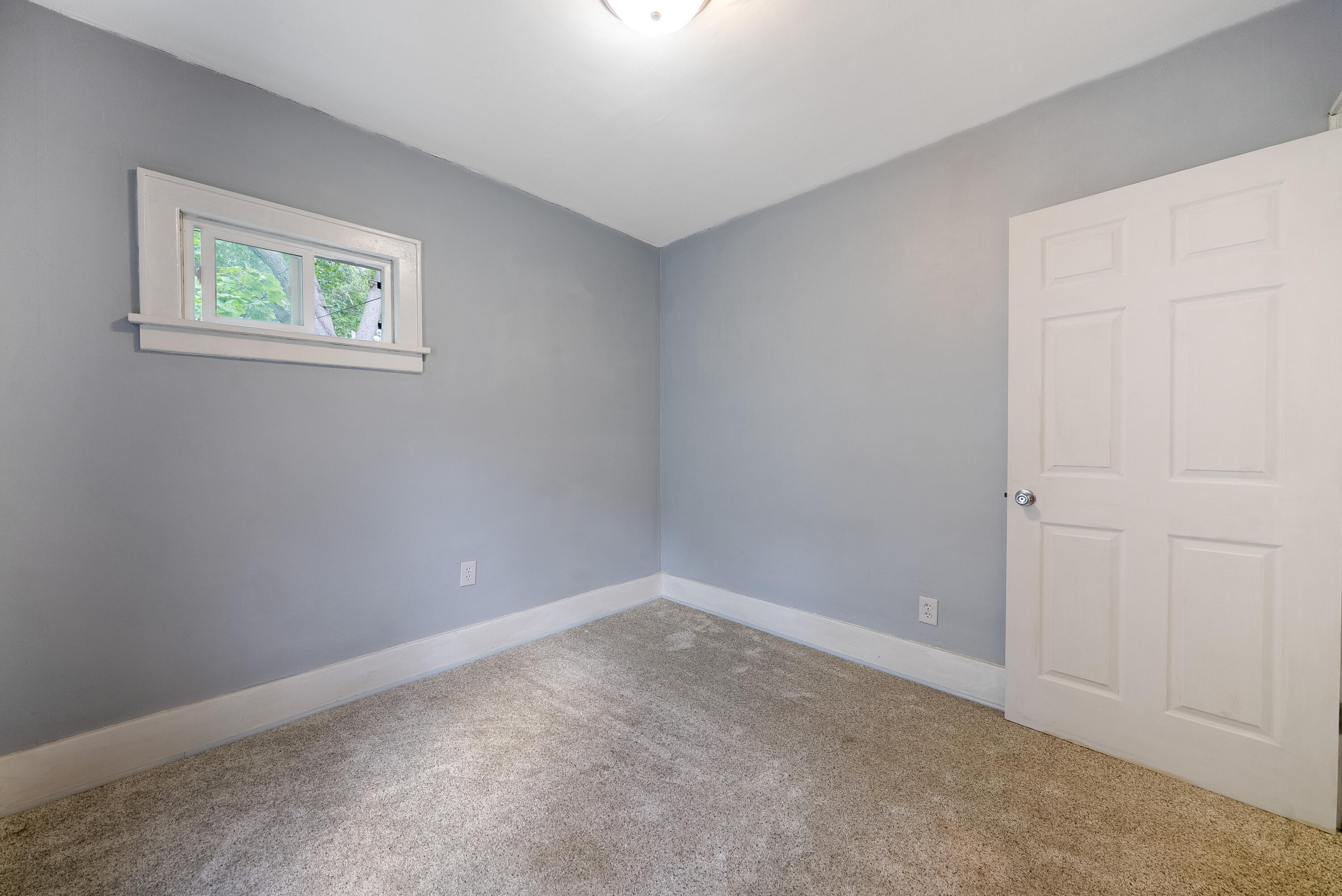 942 Ada Avenue Property Photo 12