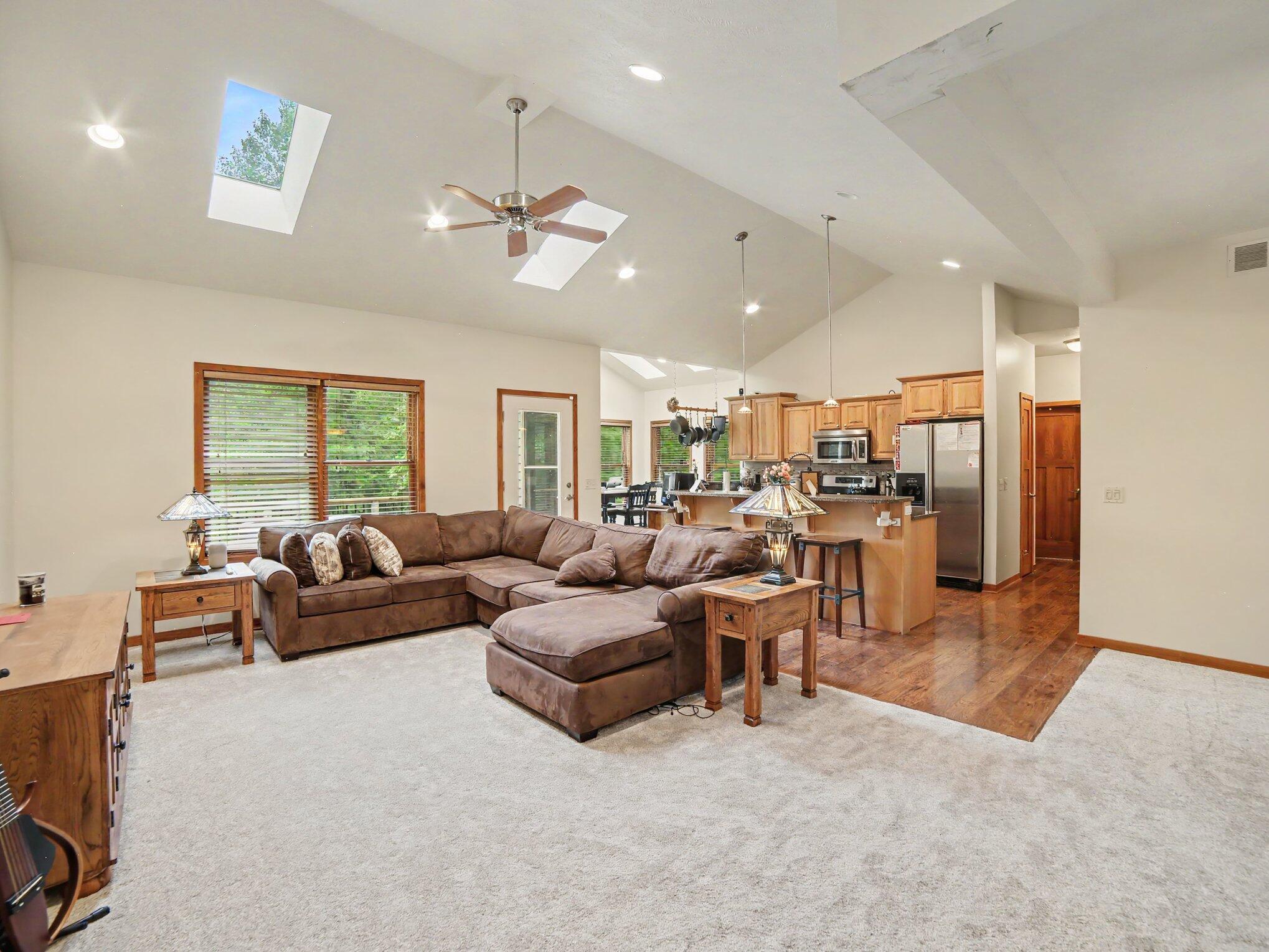 11404 Lorenson Road Property Photo 5