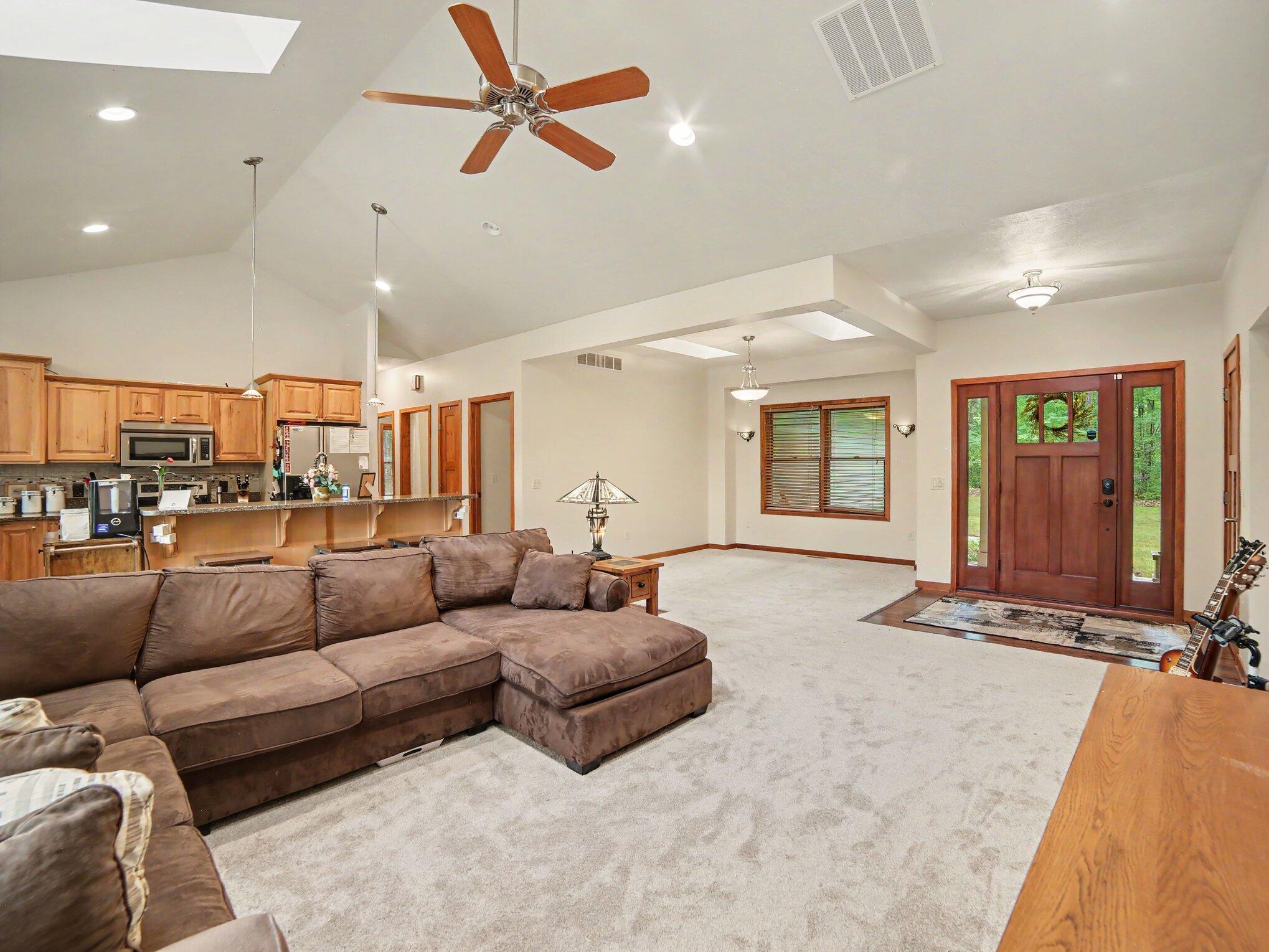 11404 Lorenson Road Property Photo 6