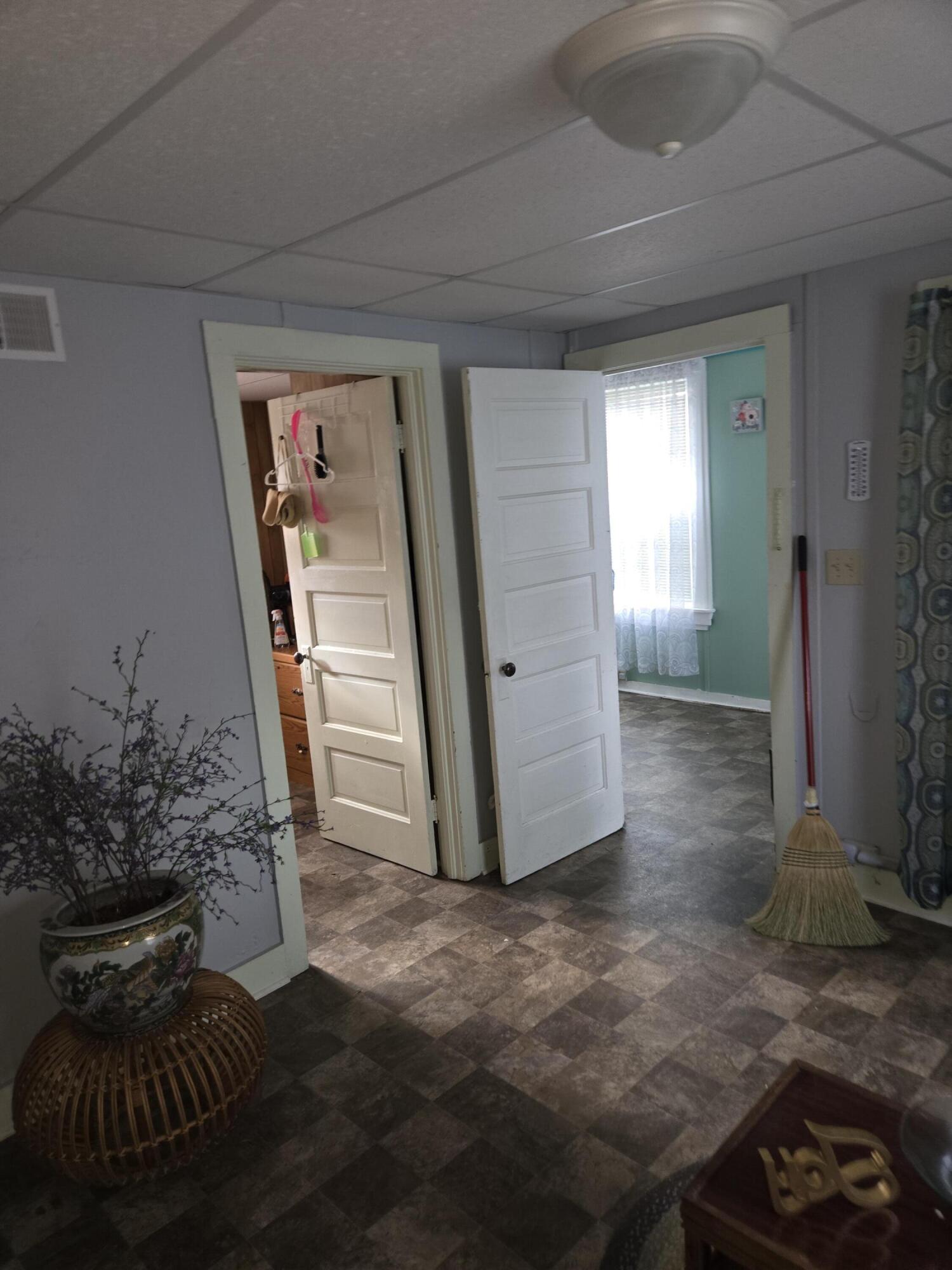 113 E Unity Drive Property Photo 10
