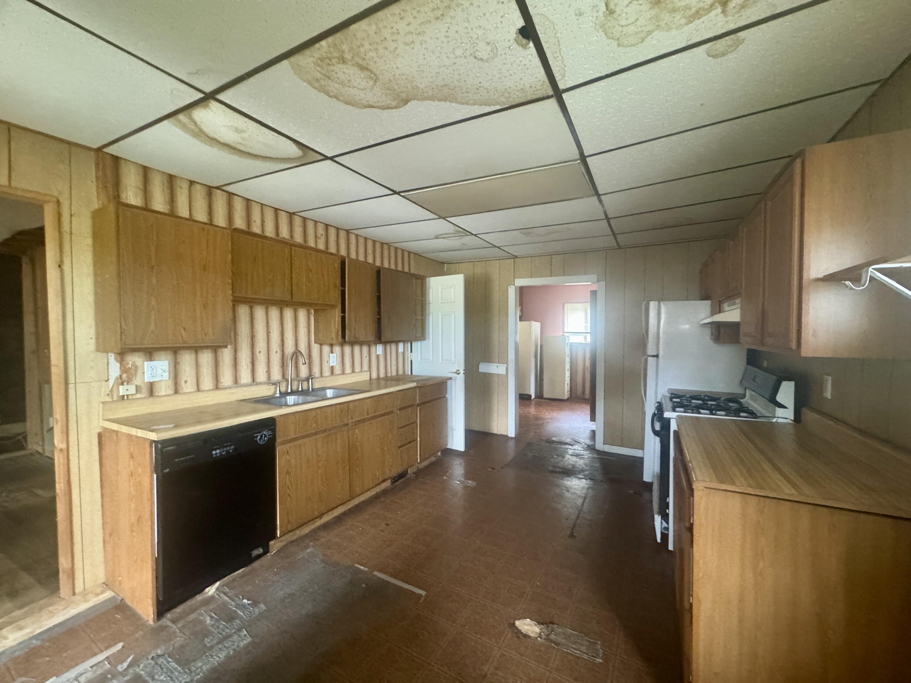 515 E North Street Property Photo 3