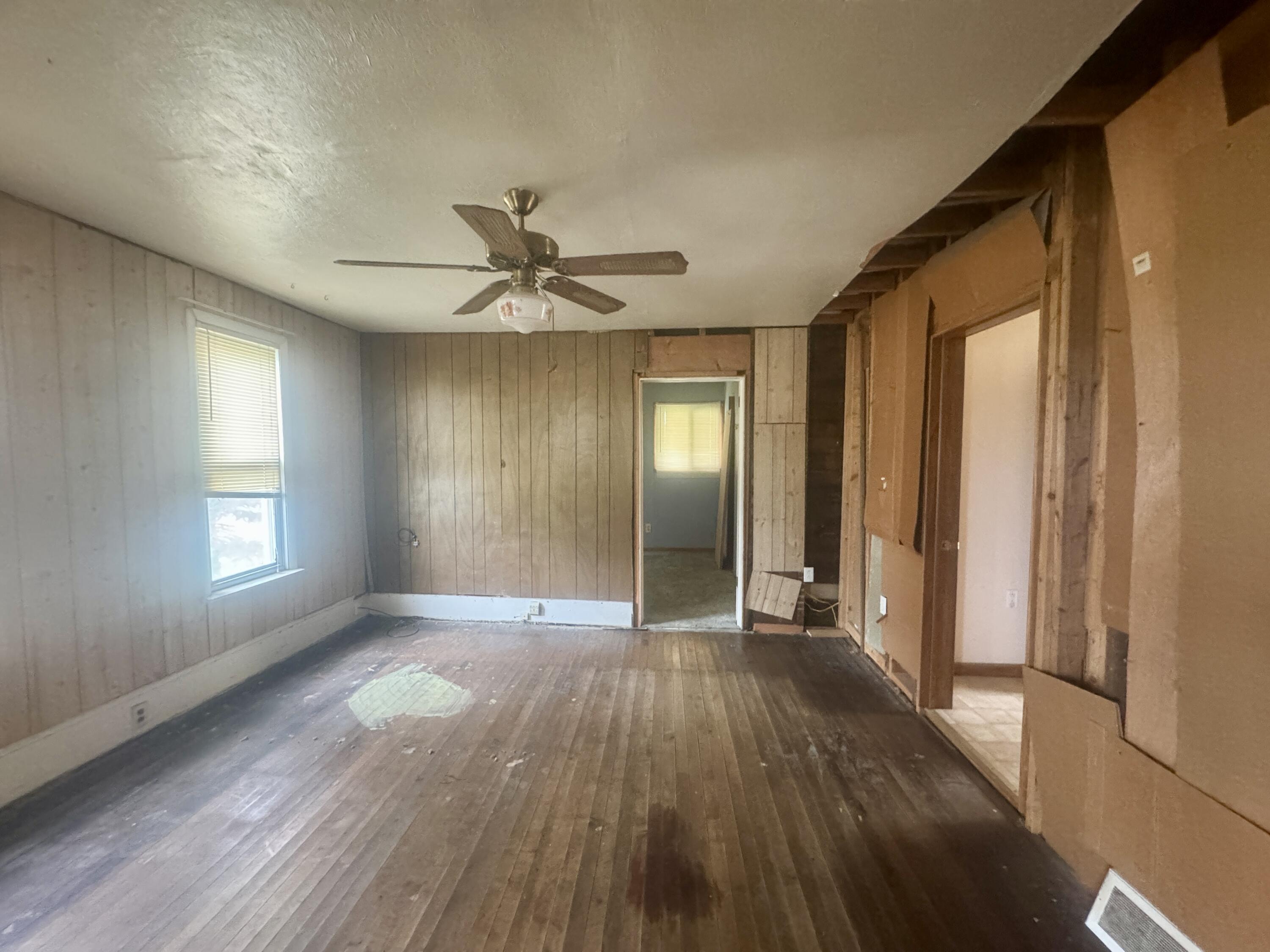 515 E North Street Property Photo 4