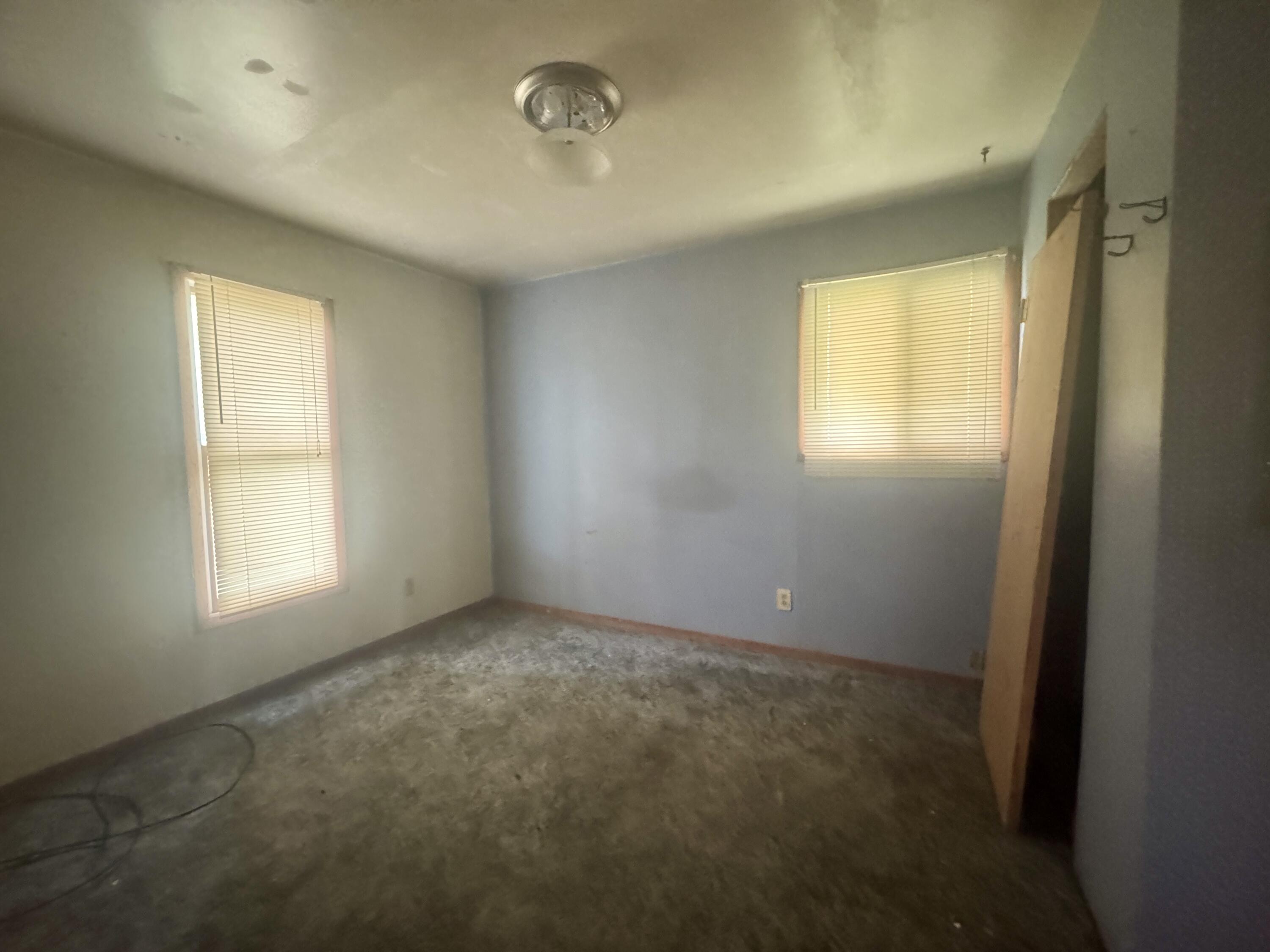 515 E North Street Property Photo 6