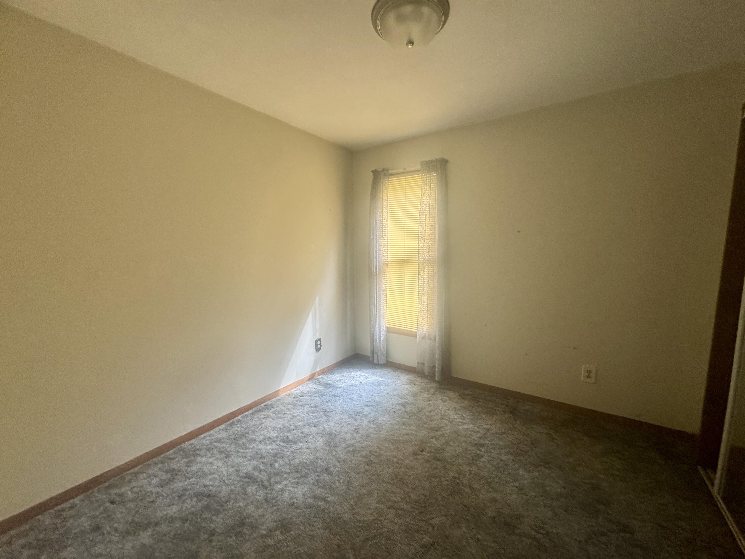 515 E North Street Property Photo 7