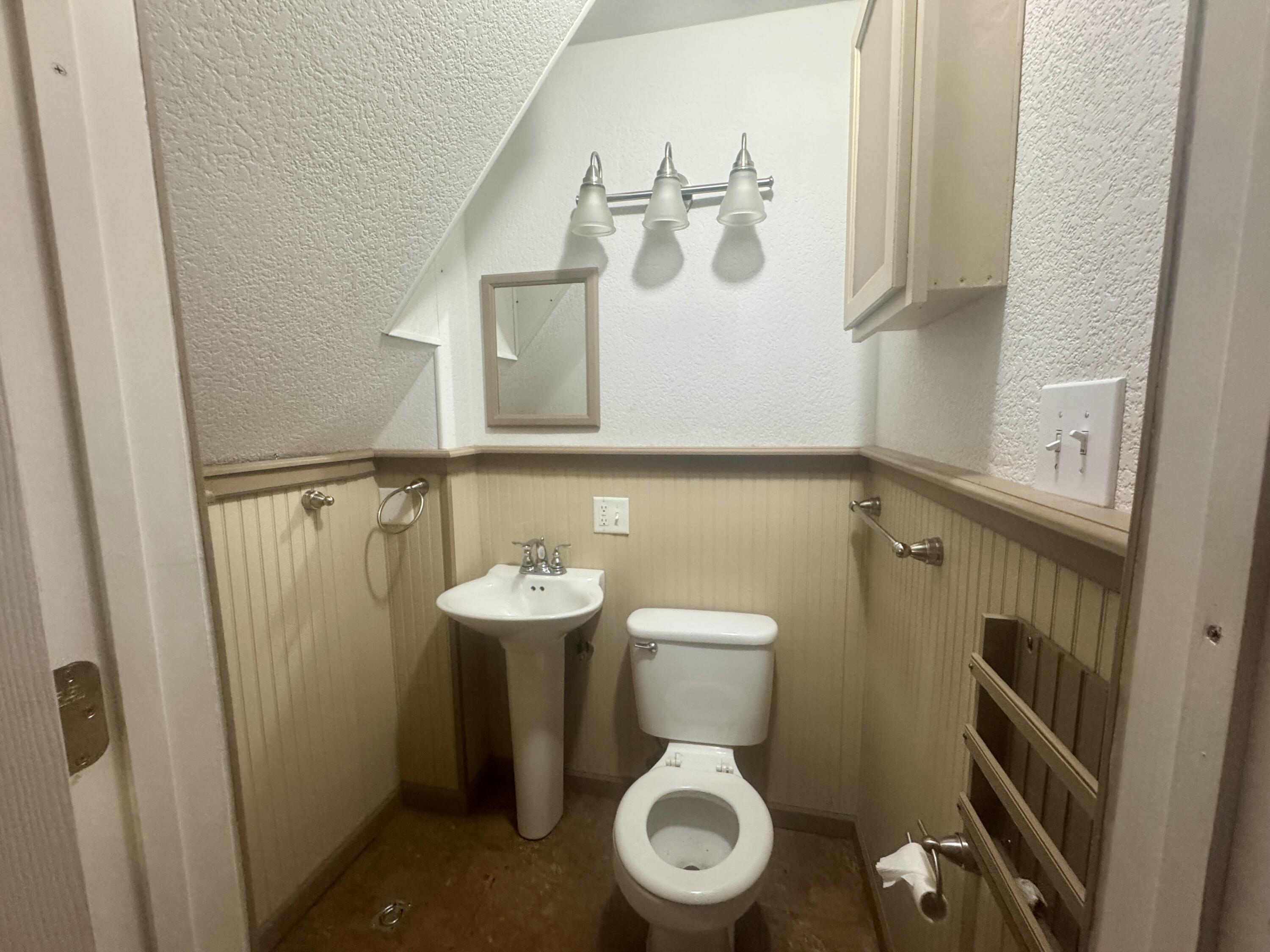 515 E North Street Property Photo 10