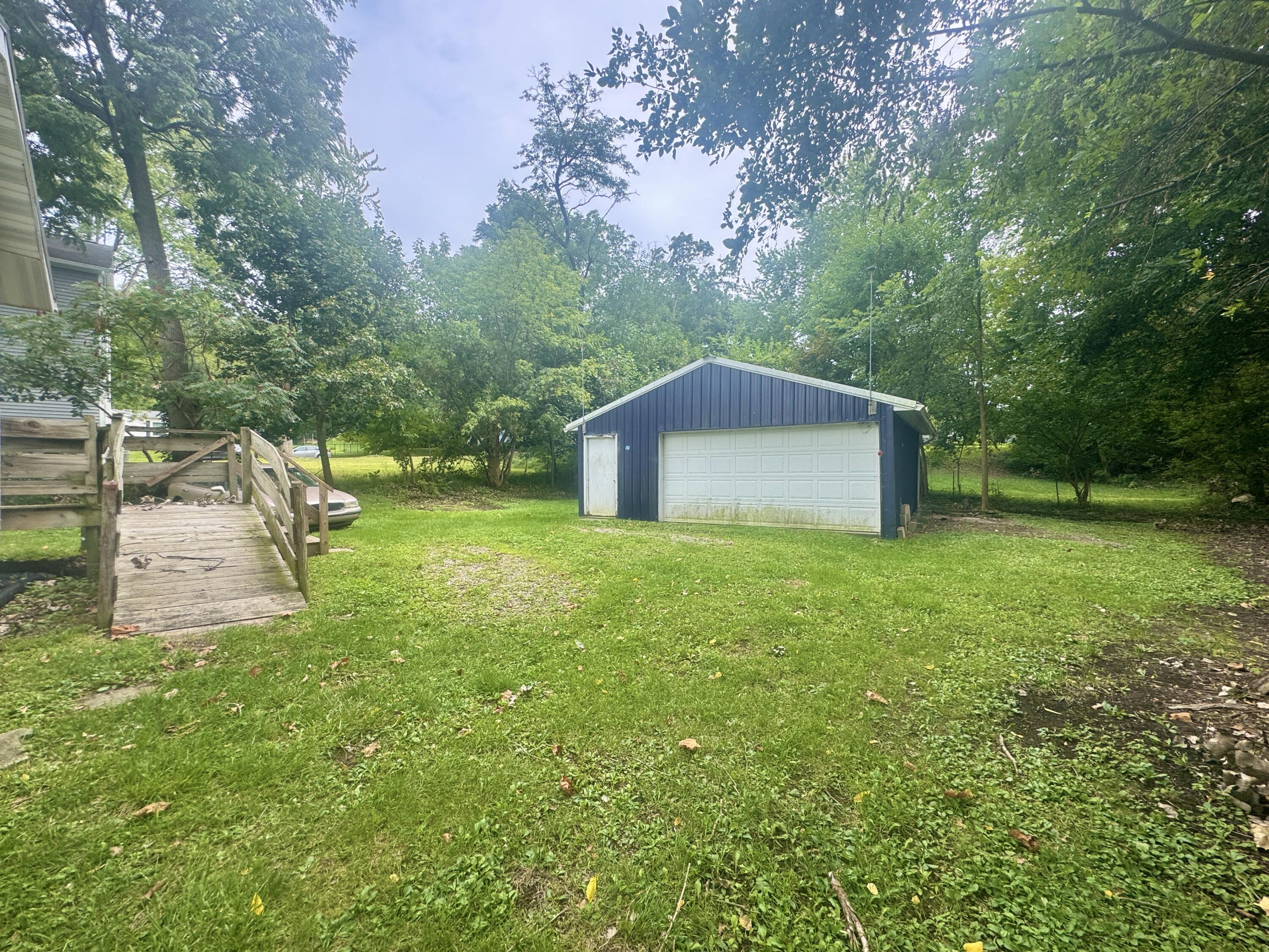 515 E North Street Property Photo 13