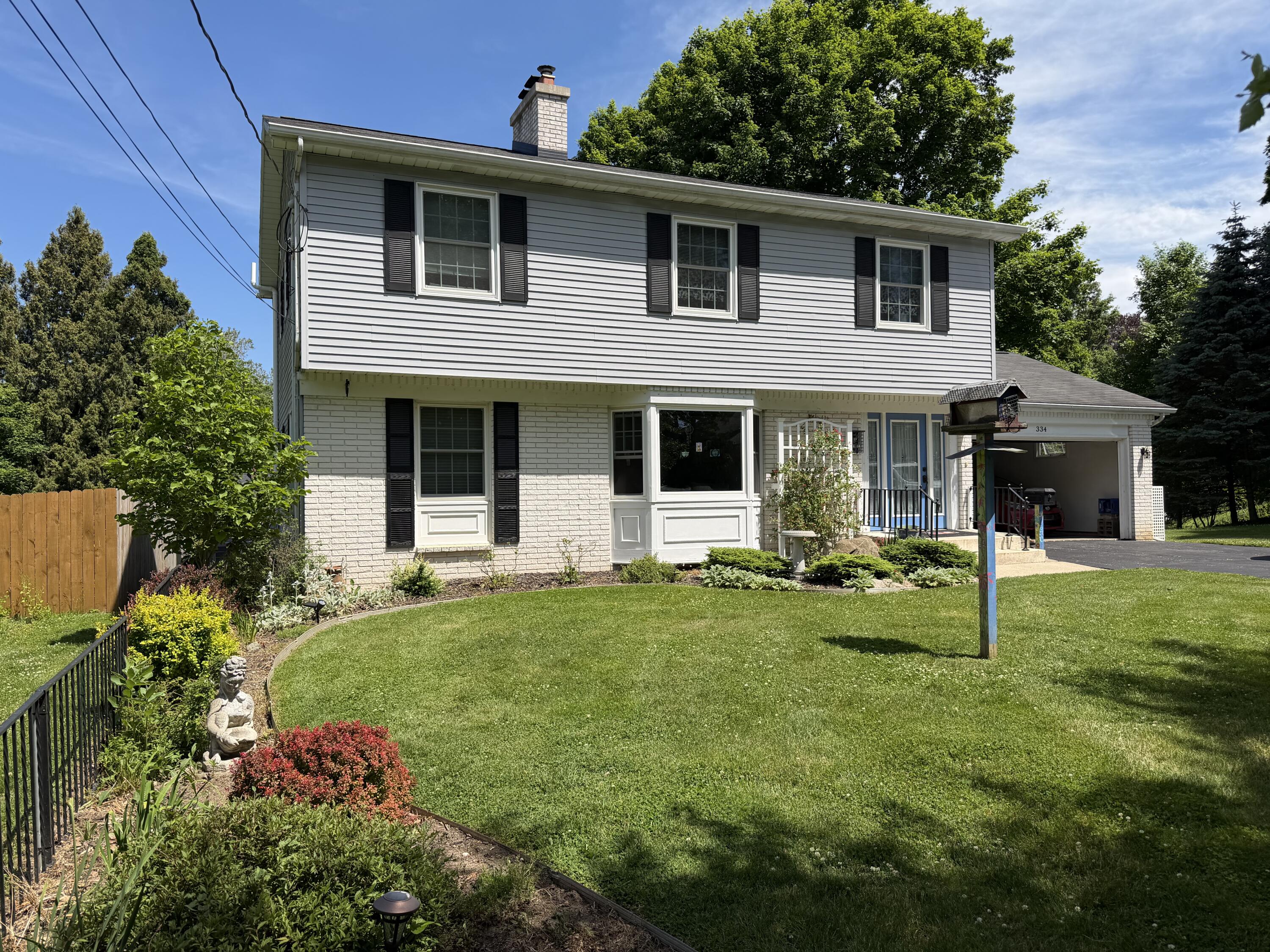 334 Grand Street N Property Photo 1