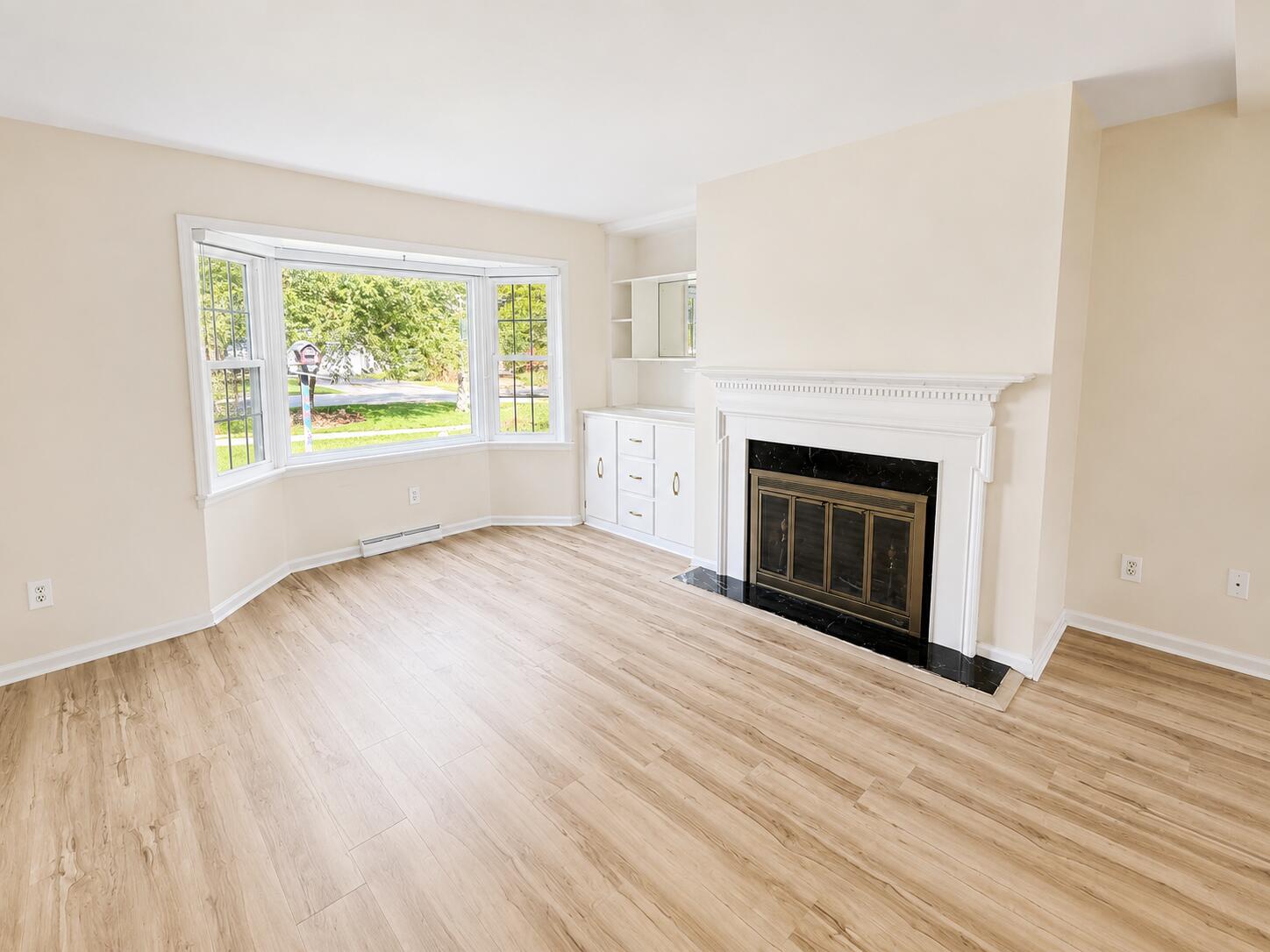 334 Grand Street N Property Photo 5