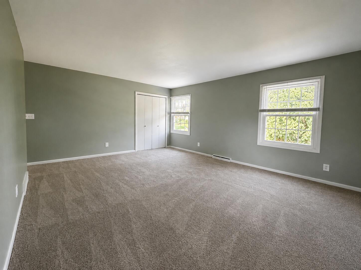 334 Grand Street N Property Photo 14