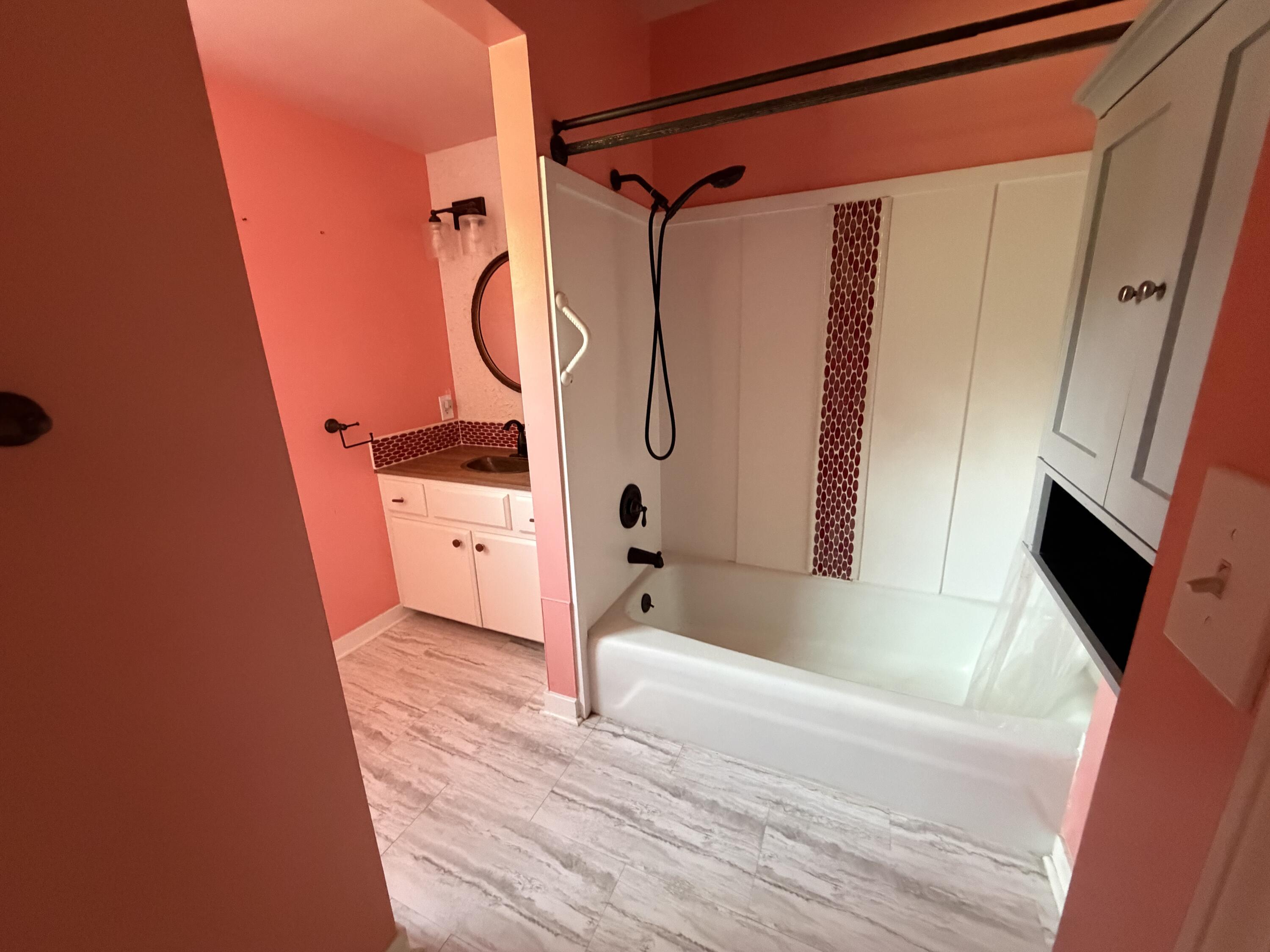 334 Grand Street N Property Photo 17