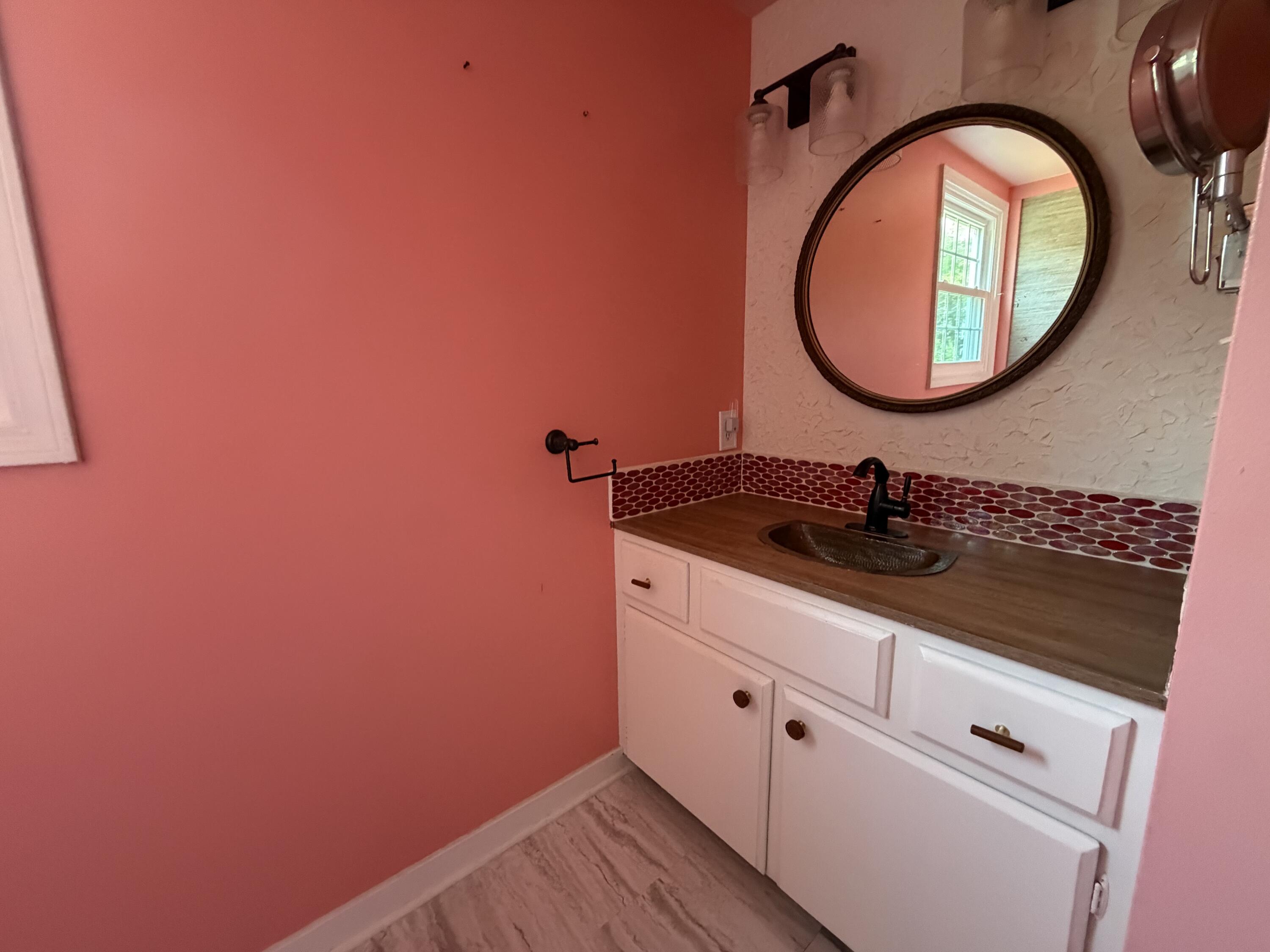 334 Grand Street N Property Photo 18
