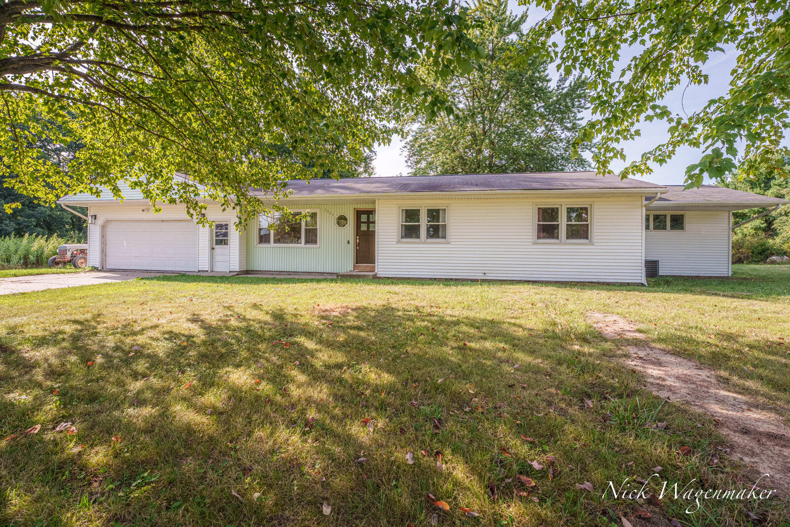 3225 Benston Road Property Photo 1
