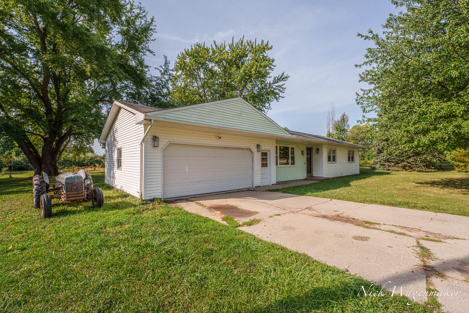 3225 Benston Road Property Photo 2