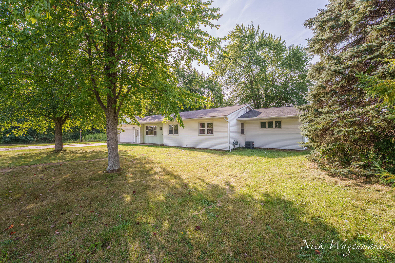 3225 Benston Road Property Photo 3